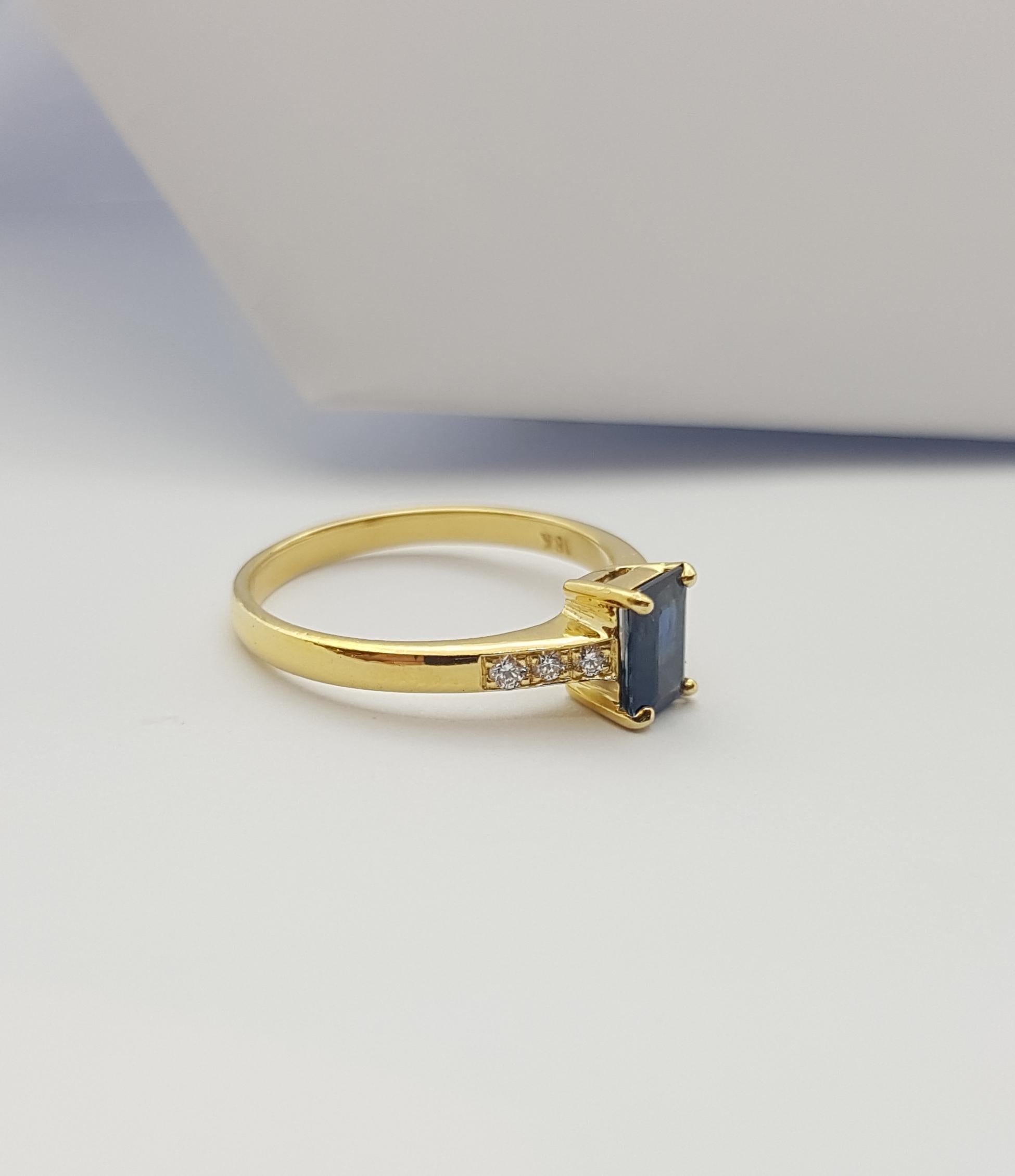 Blauer Saphir mit Diamantring aus 18 Karat Gold in Fassungen im Angebot 4