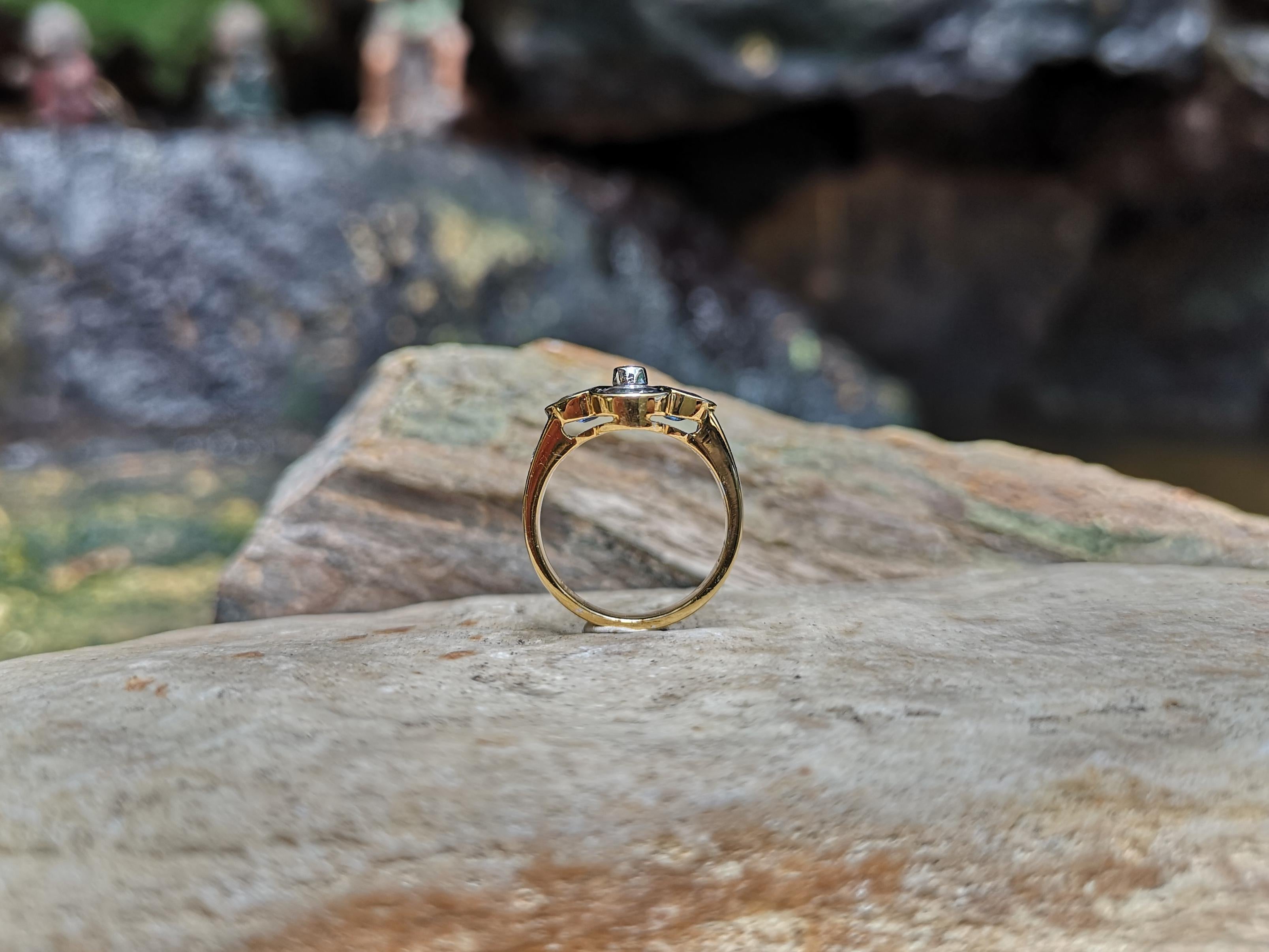 Blue Sapphire with Diamond  Ring Set in 18 Karat Gold Settings For Sale 4