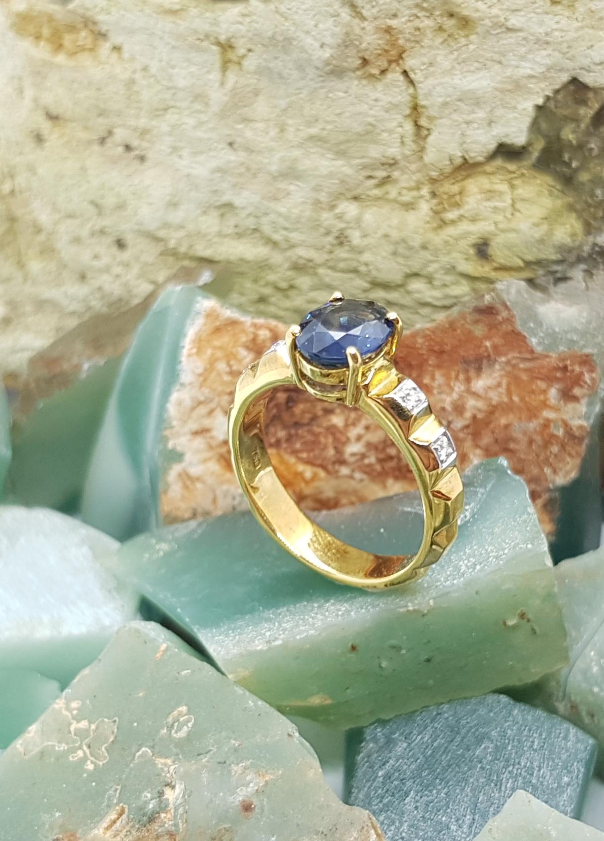 Blue Sapphire with Diamond Ring Set in 18 Karat Gold Settings 5