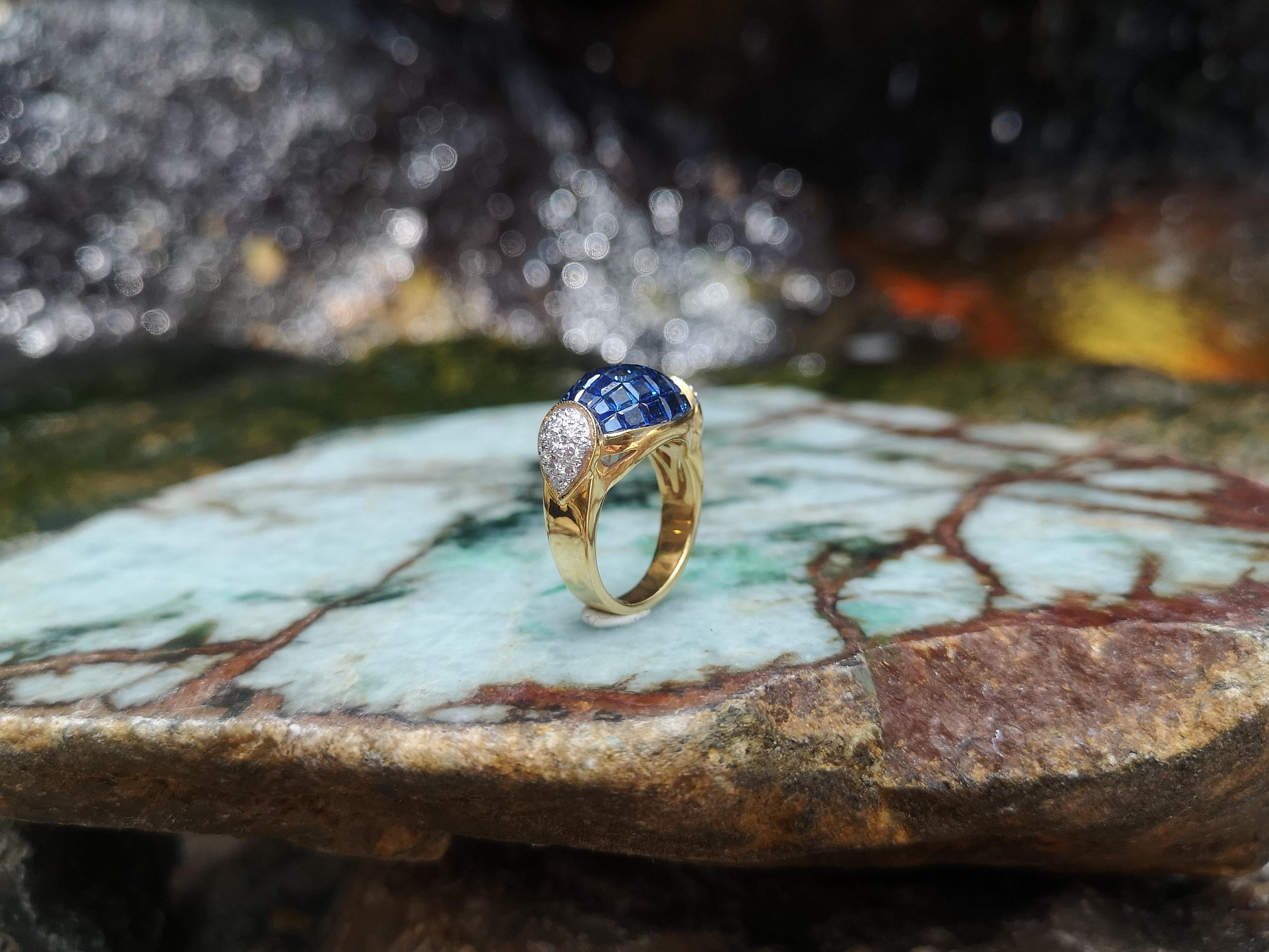 Blue Sapphire with Diamond Ring Set in 18 Karat Gold Settings For Sale 4