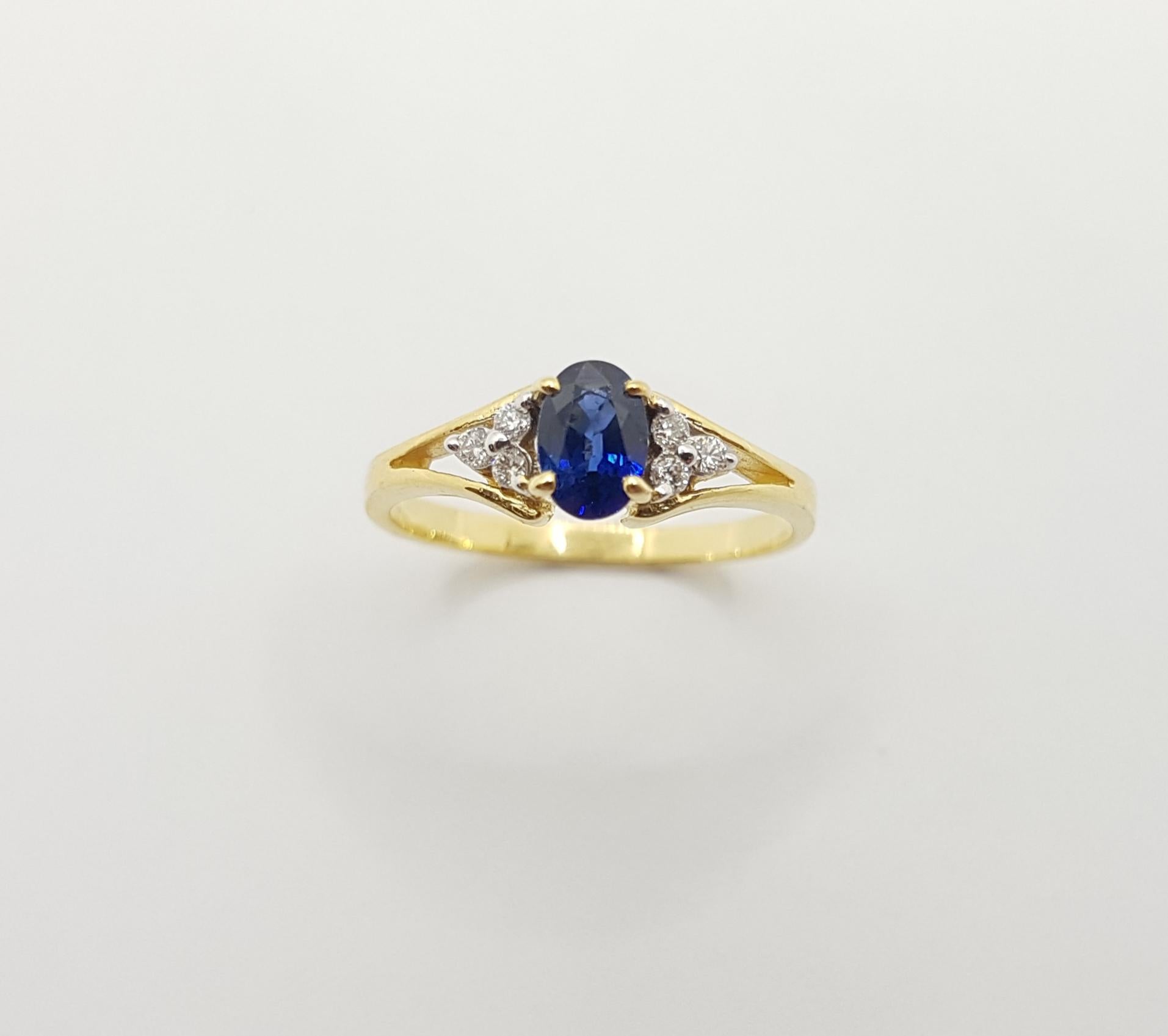 Blue Sapphire with Diamond Ring Set in 18 Karat Gold Settings For Sale 5