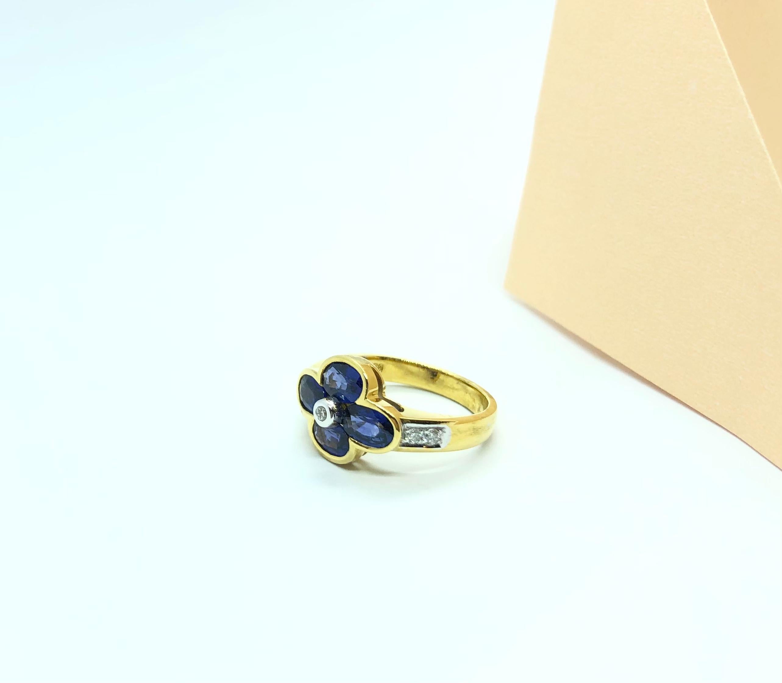 Bague en saphir bleu et diamants sertis en or 18 carats en vente 5