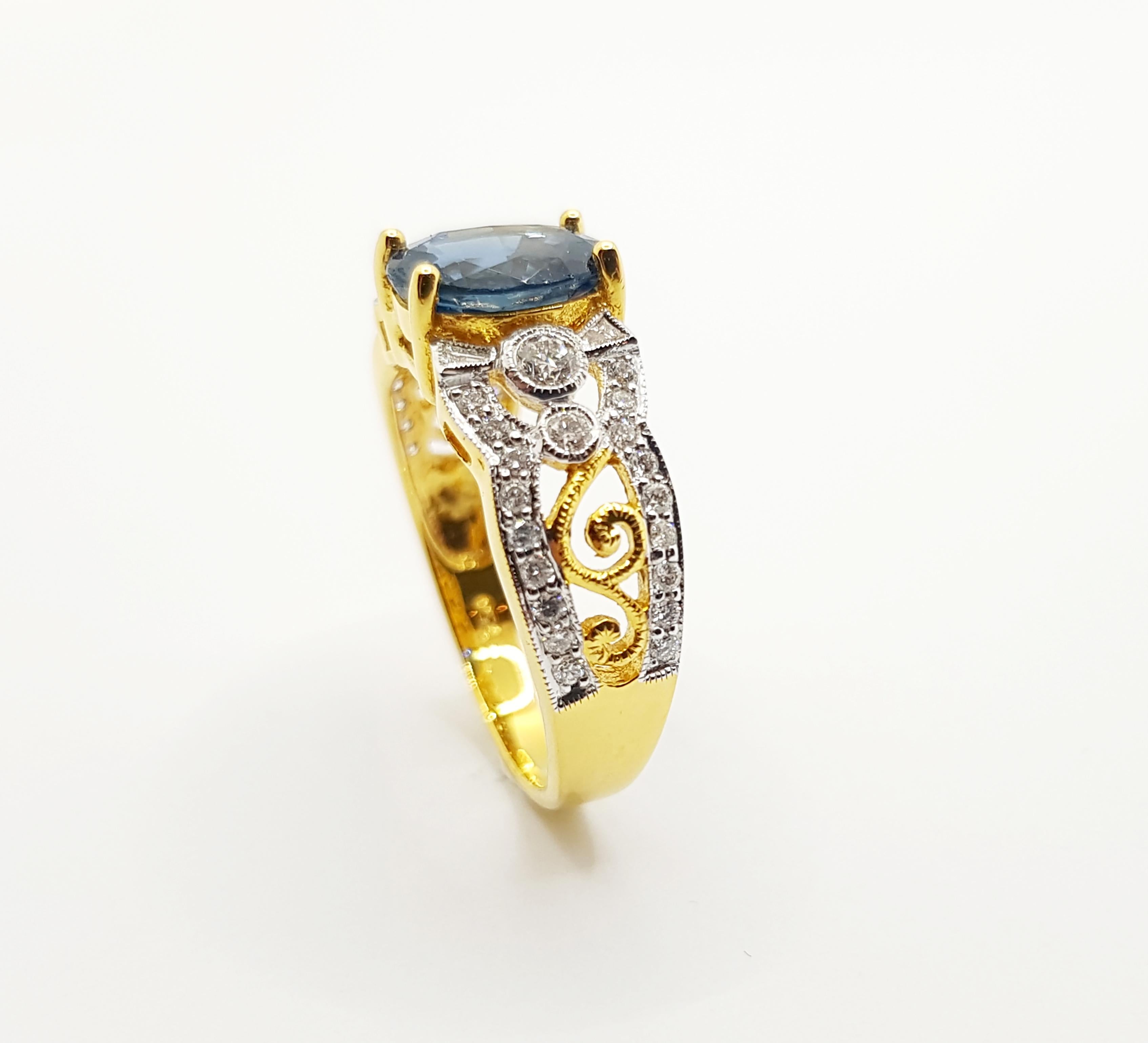 Blue Sapphire  with Diamond Ring set in 18 Karat Gold Settings For Sale 4