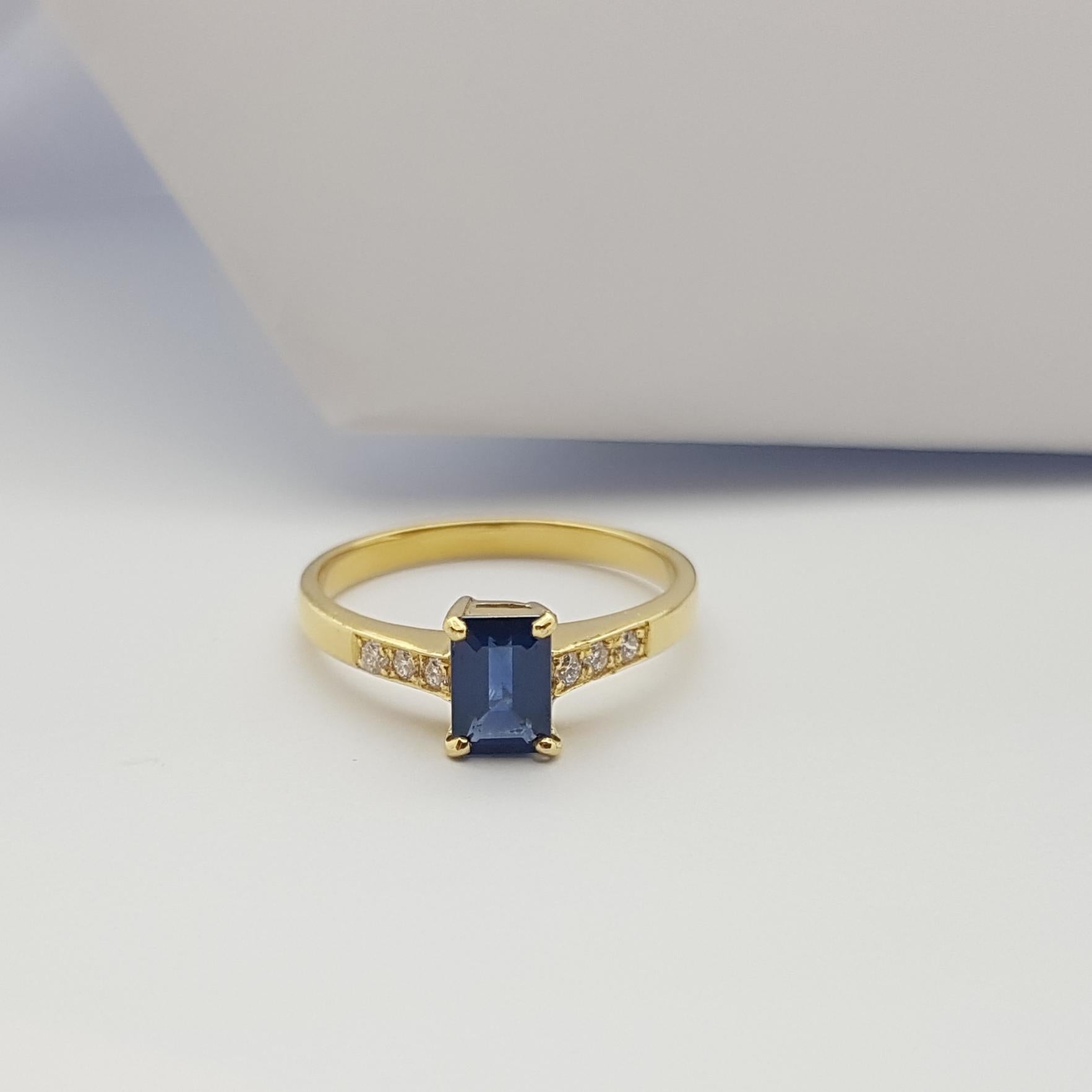 Blauer Saphir mit Diamantring aus 18 Karat Gold in Fassungen im Angebot 5