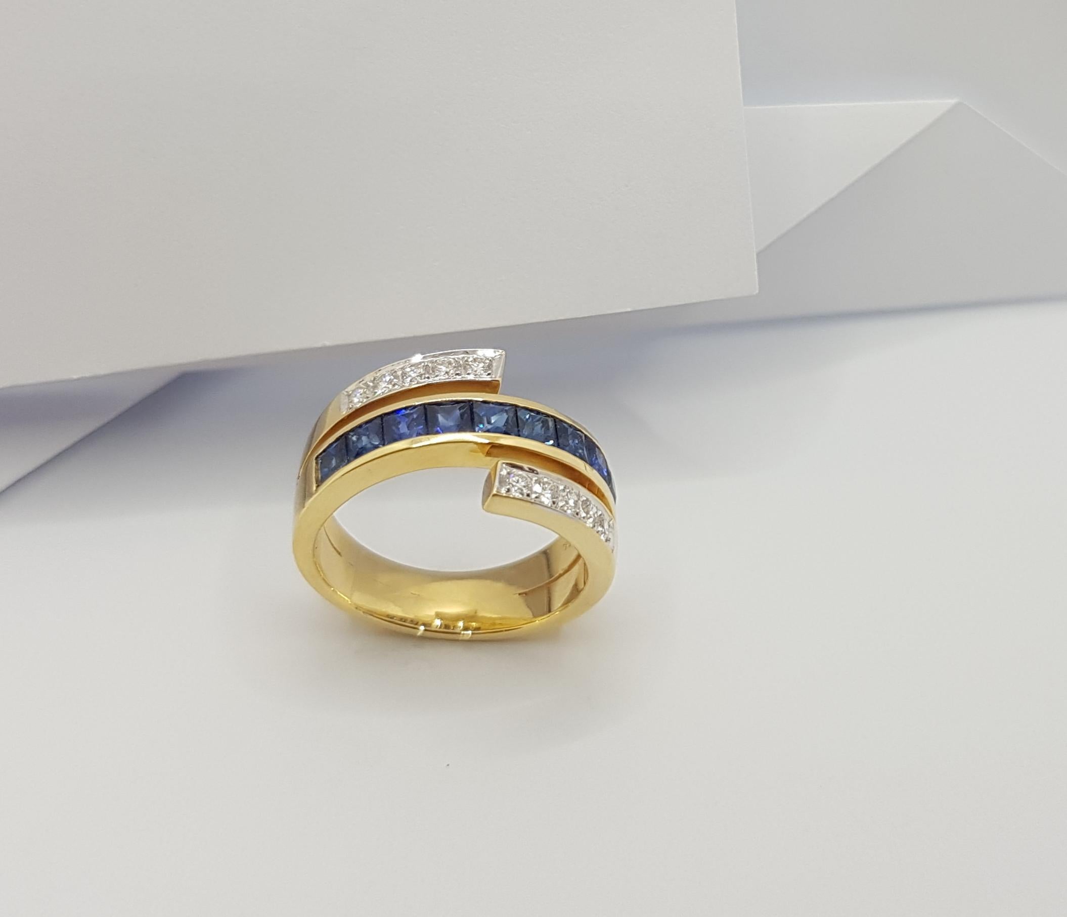 Blue Sapphire with Diamond Ring Set in 18 Karat Gold Settings For Sale 5