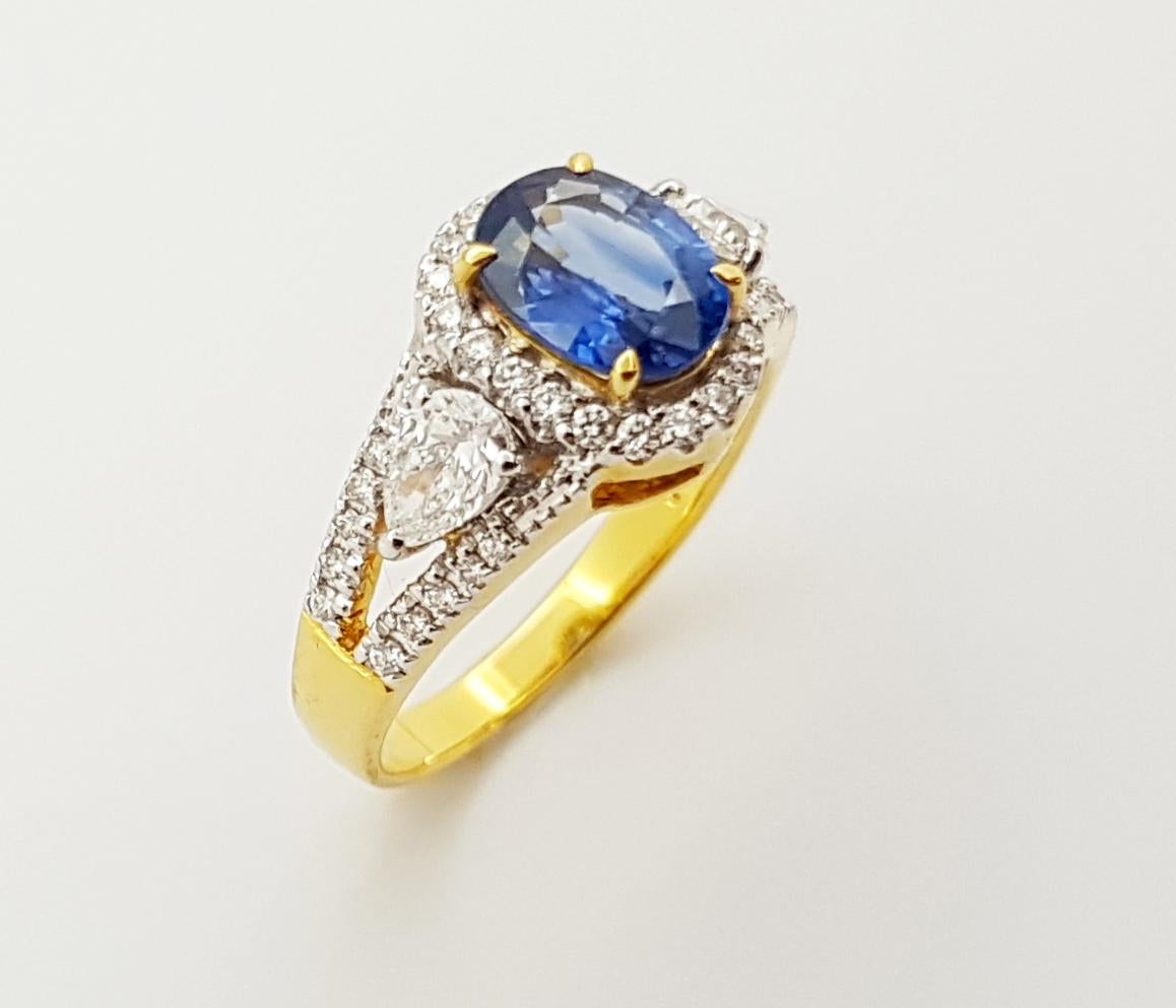 Blue Sapphire with Diamond Ring Set in 18 Karat Gold Settings For Sale 5