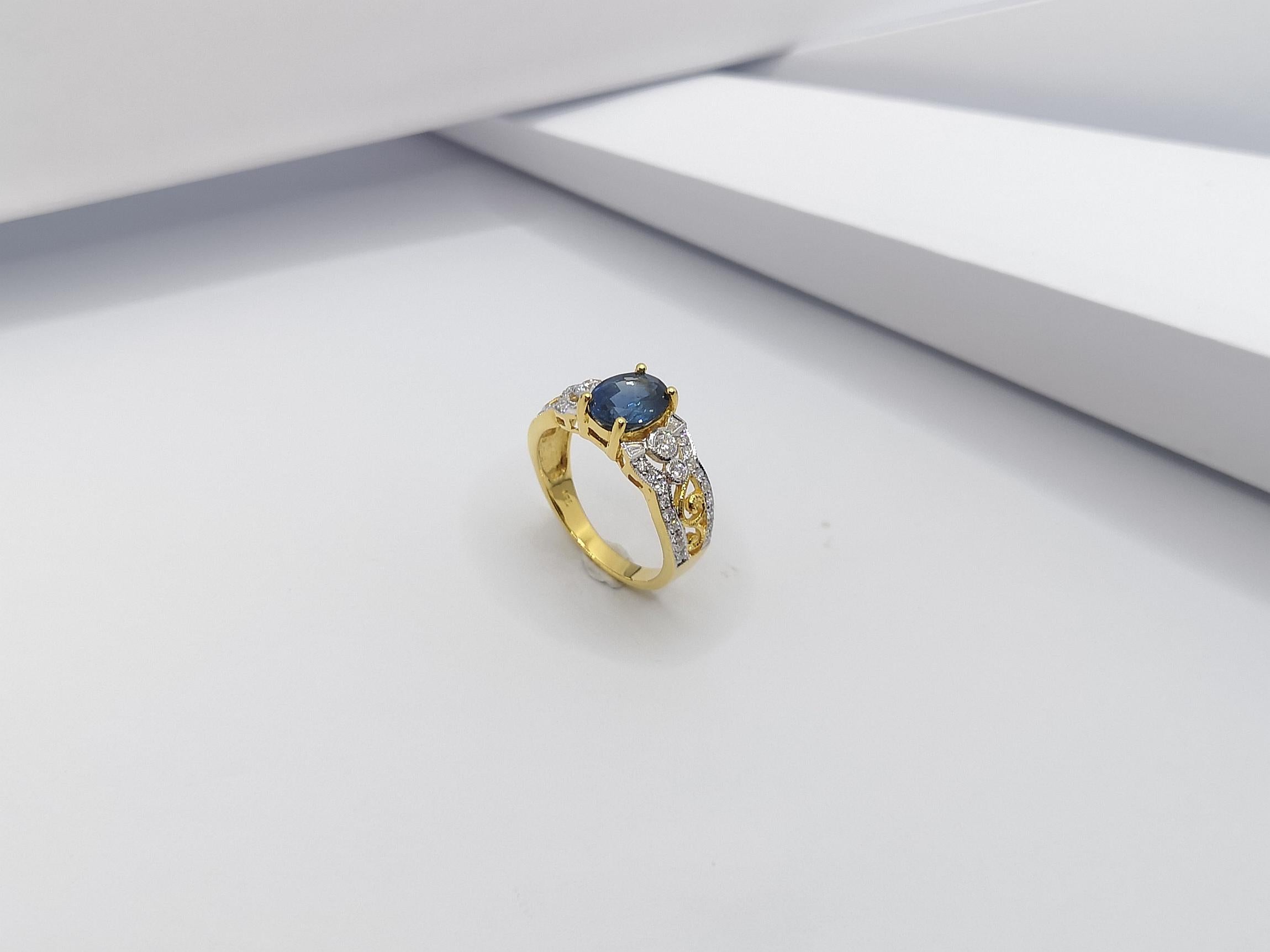 Blue Sapphire  with Diamond Ring set in 18 Karat Gold Settings For Sale 5