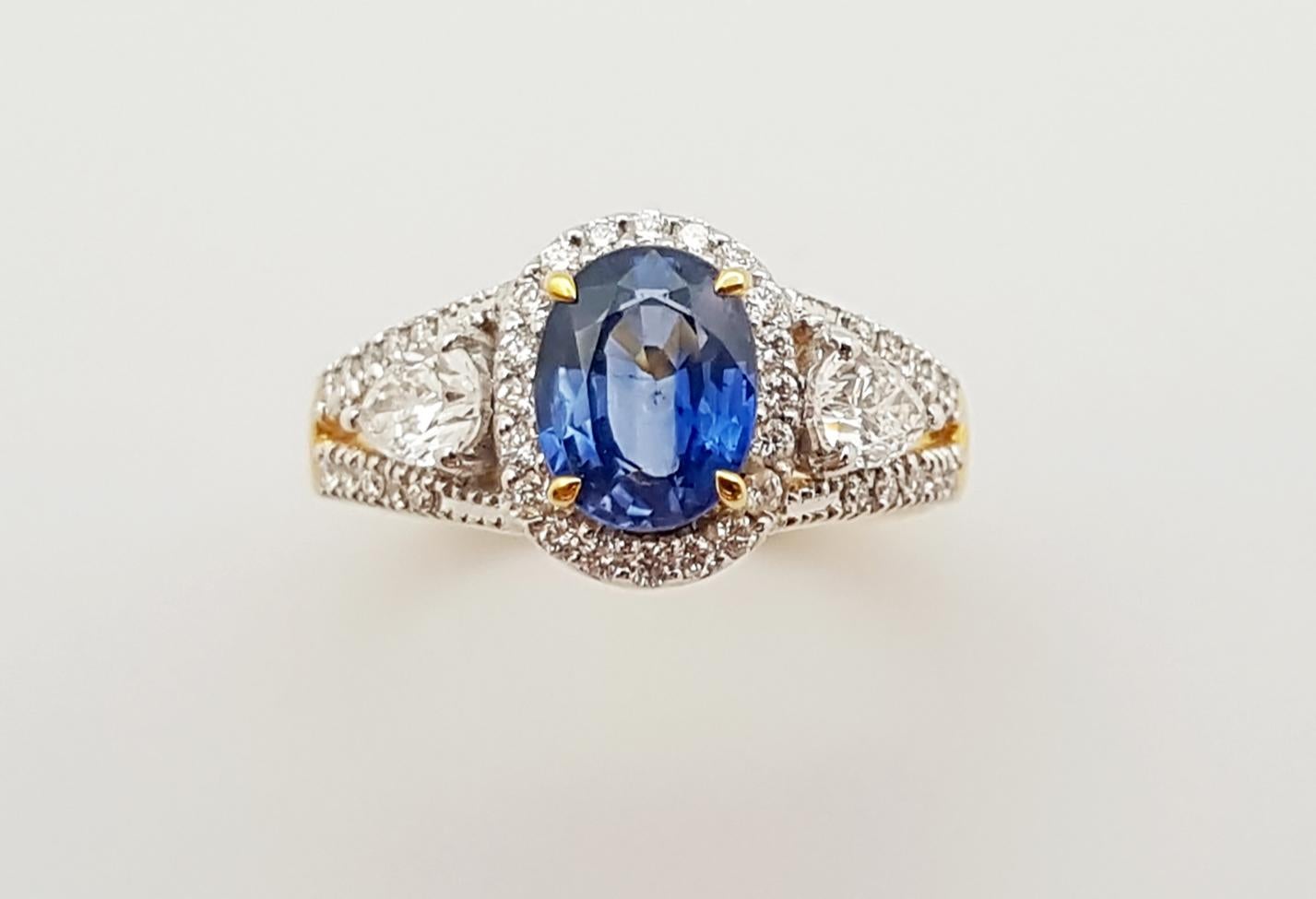 Blue Sapphire with Diamond Ring Set in 18 Karat Gold Settings For Sale 6
