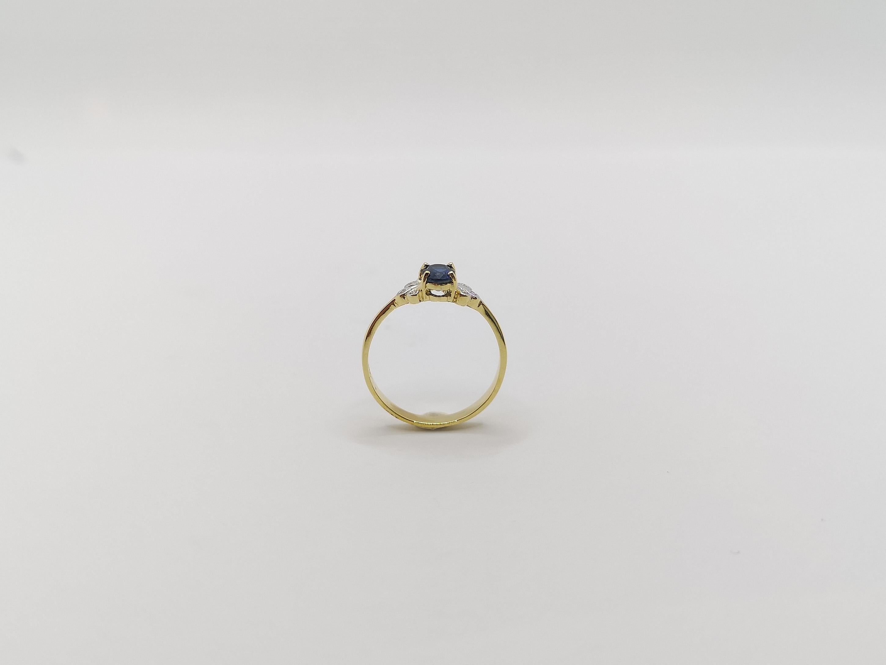 Blue Sapphire with Diamond Ring Set in 18 Karat Gold Settings For Sale 7