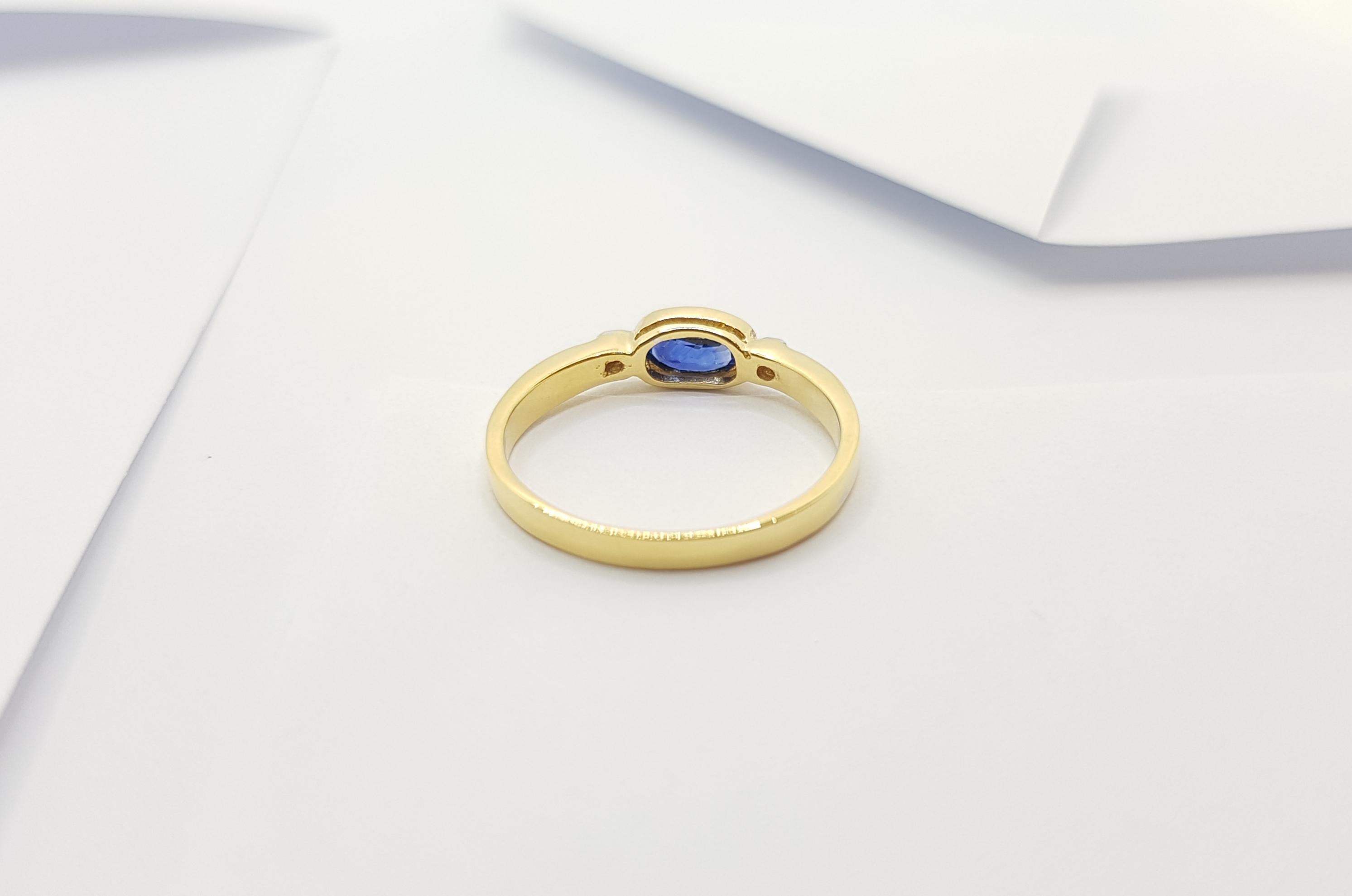 Blue Sapphire with Diamond Ring Set in 18 Karat Gold Settings For Sale 6