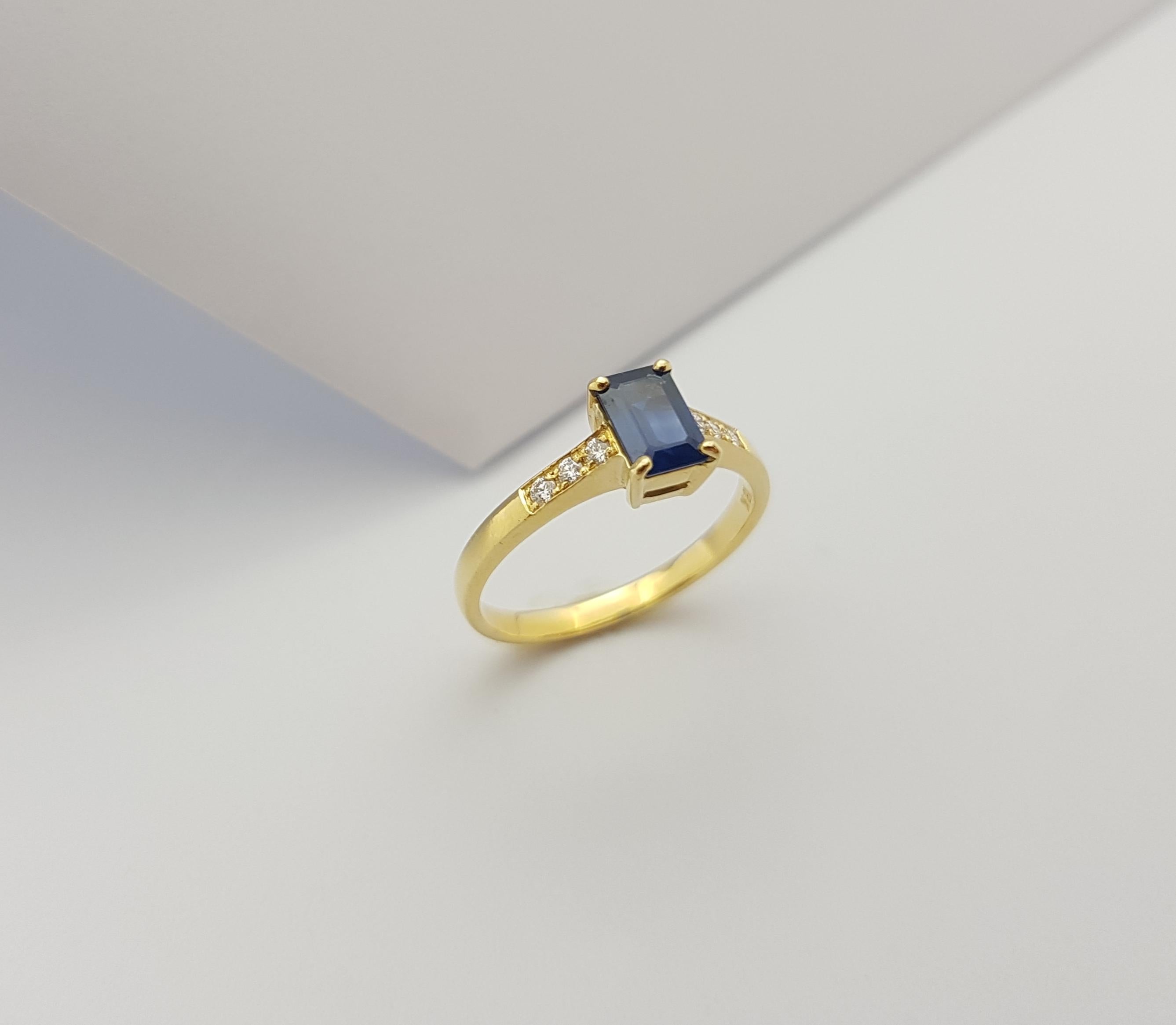 Blauer Saphir mit Diamantring aus 18 Karat Gold in Fassungen im Angebot 7