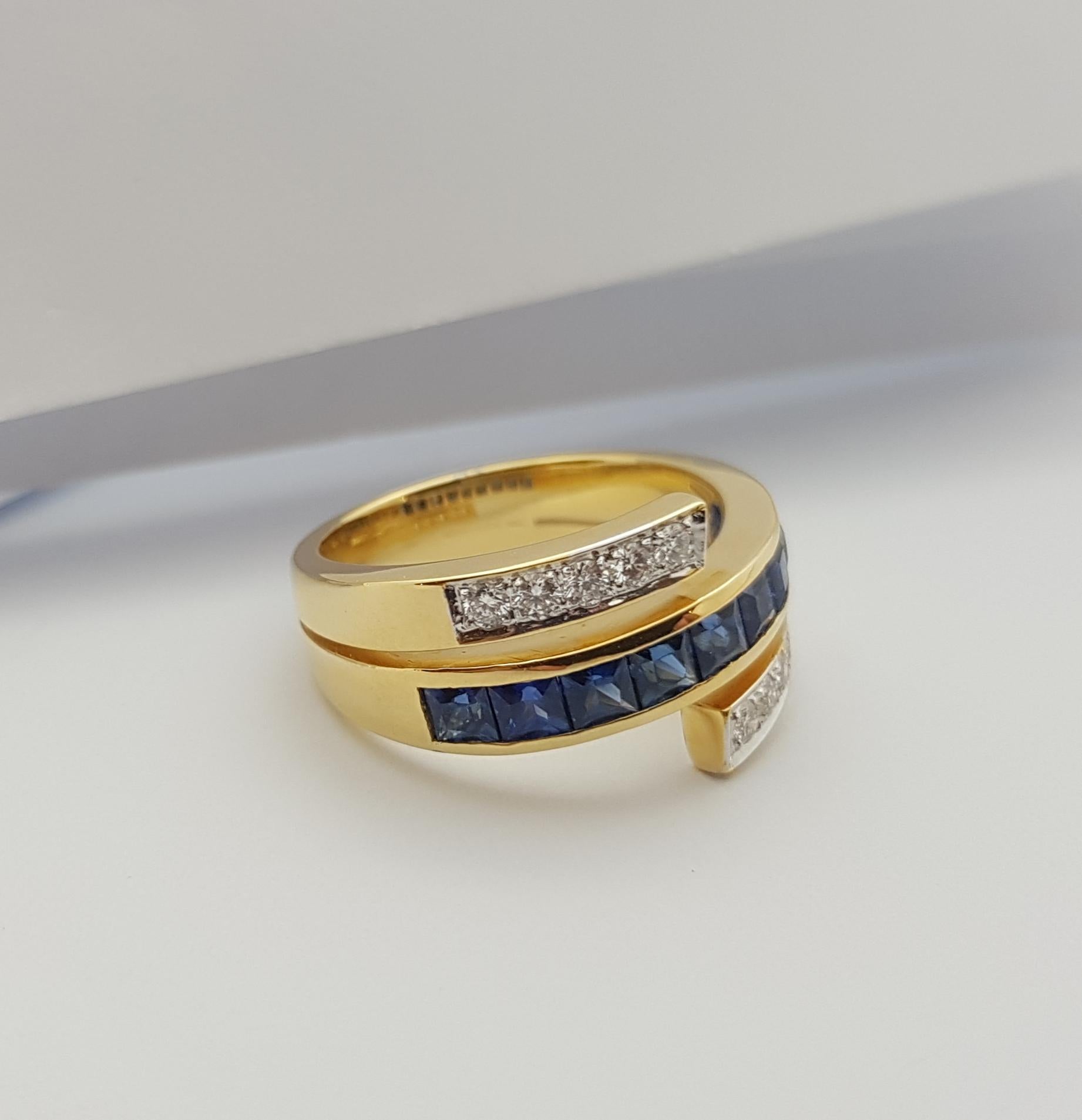 Blue Sapphire with Diamond Ring Set in 18 Karat Gold Settings For Sale 7