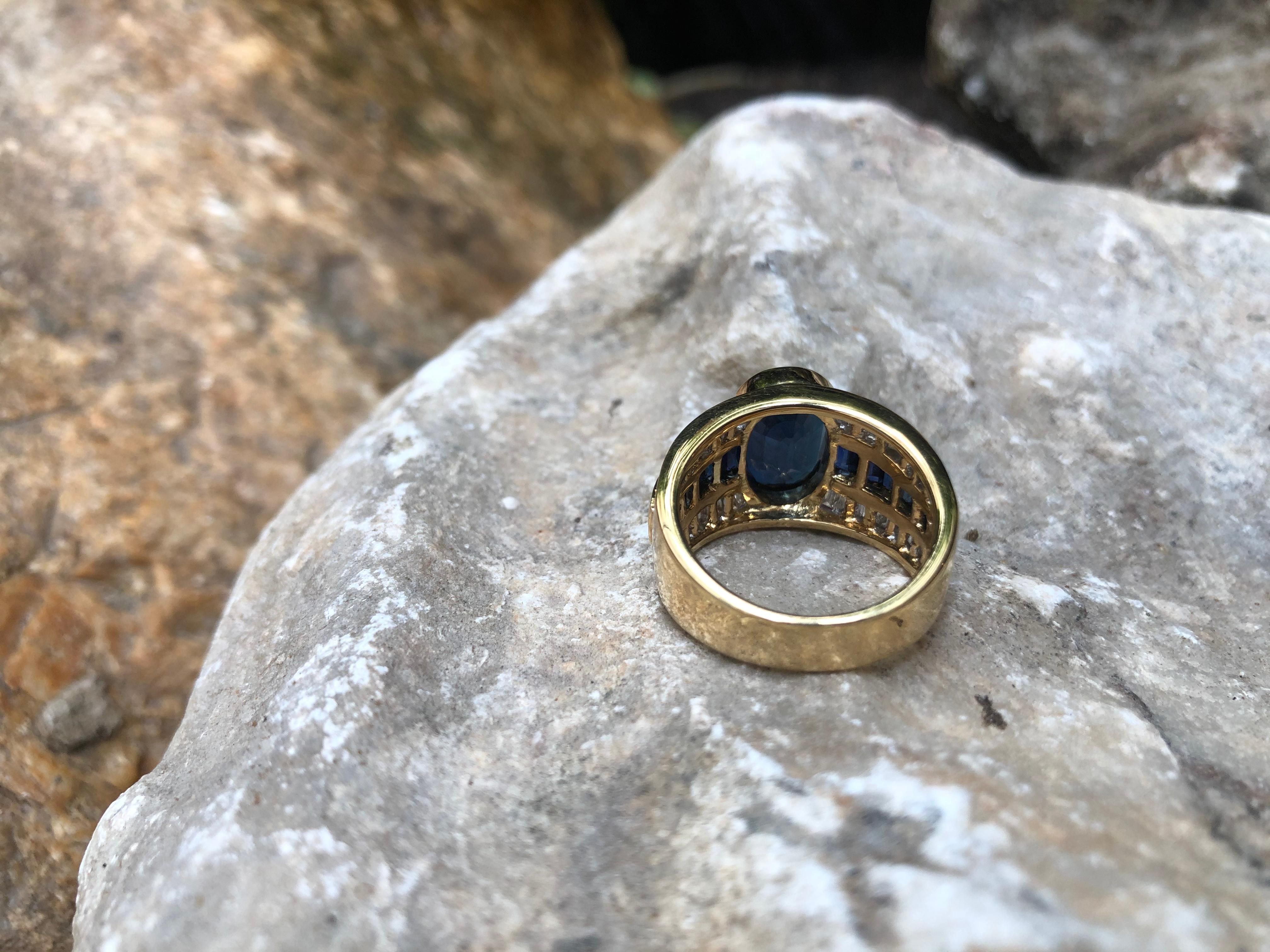 Anello con zaffiro blu e diamanti incastonati in oro 18 carati in vendita 8