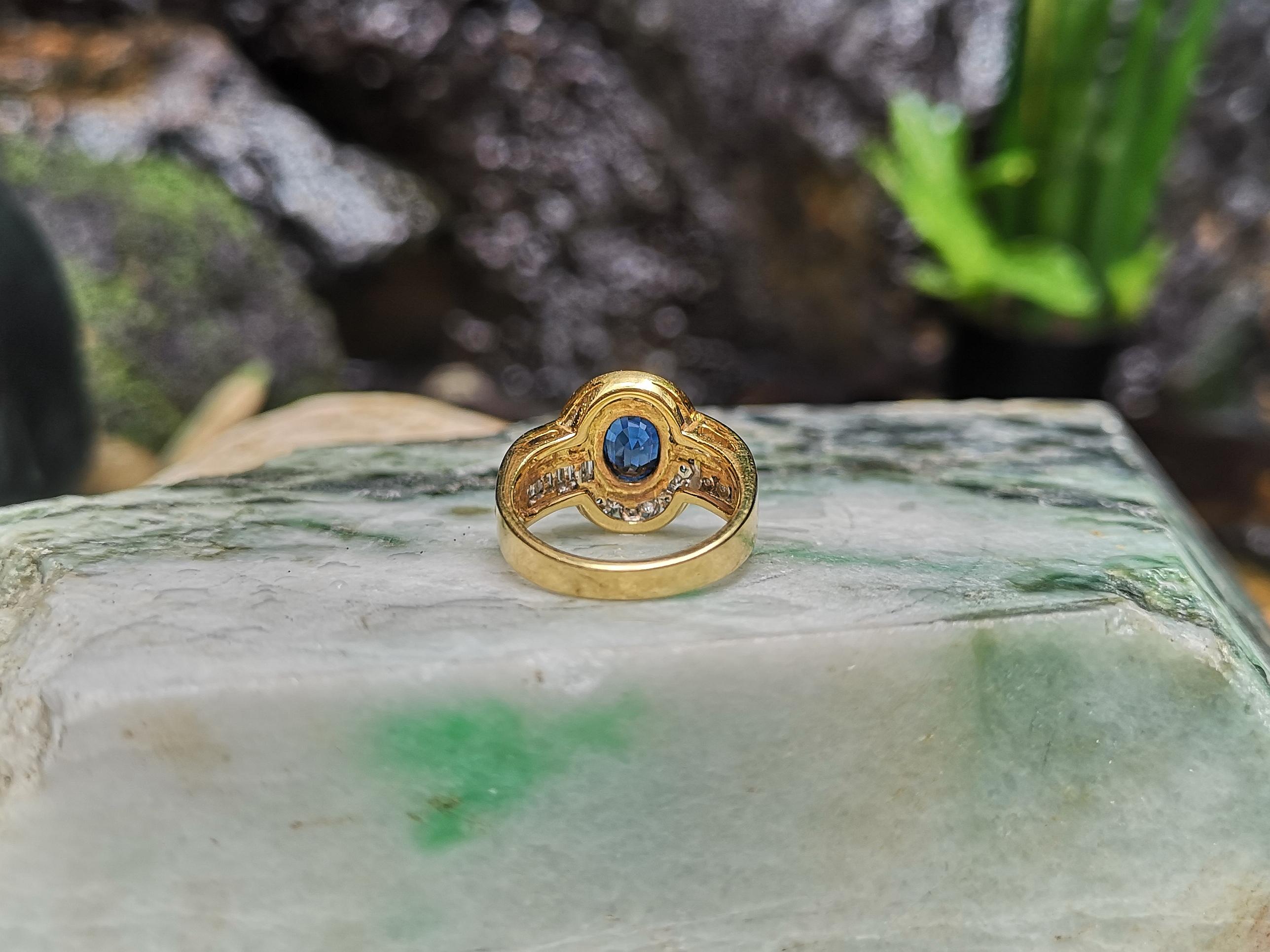 Blauer Saphir mit Diamantring aus 18 Karat Gold in Fassungen im Angebot 8