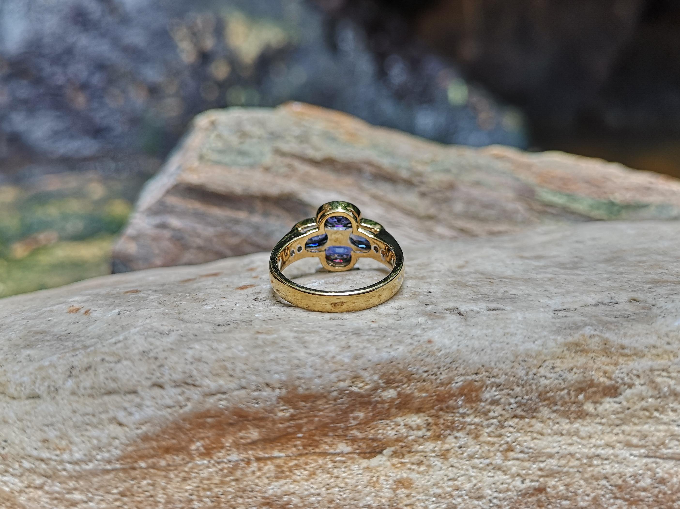 Blue Sapphire with Diamond  Ring Set in 18 Karat Gold Settings For Sale 7