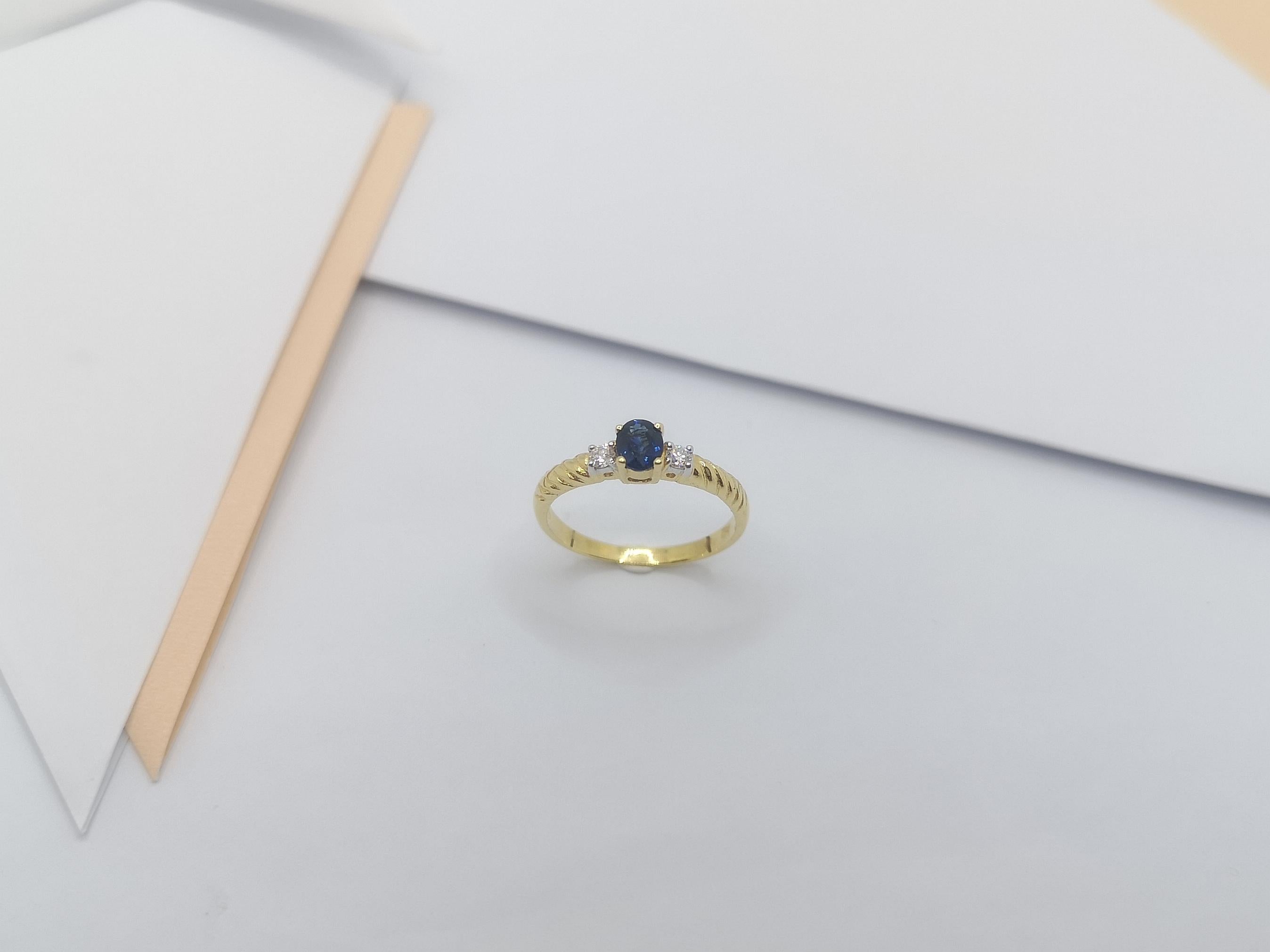 Blue Sapphire with Diamond Ring Set in 18 Karat Gold Settings For Sale 8
