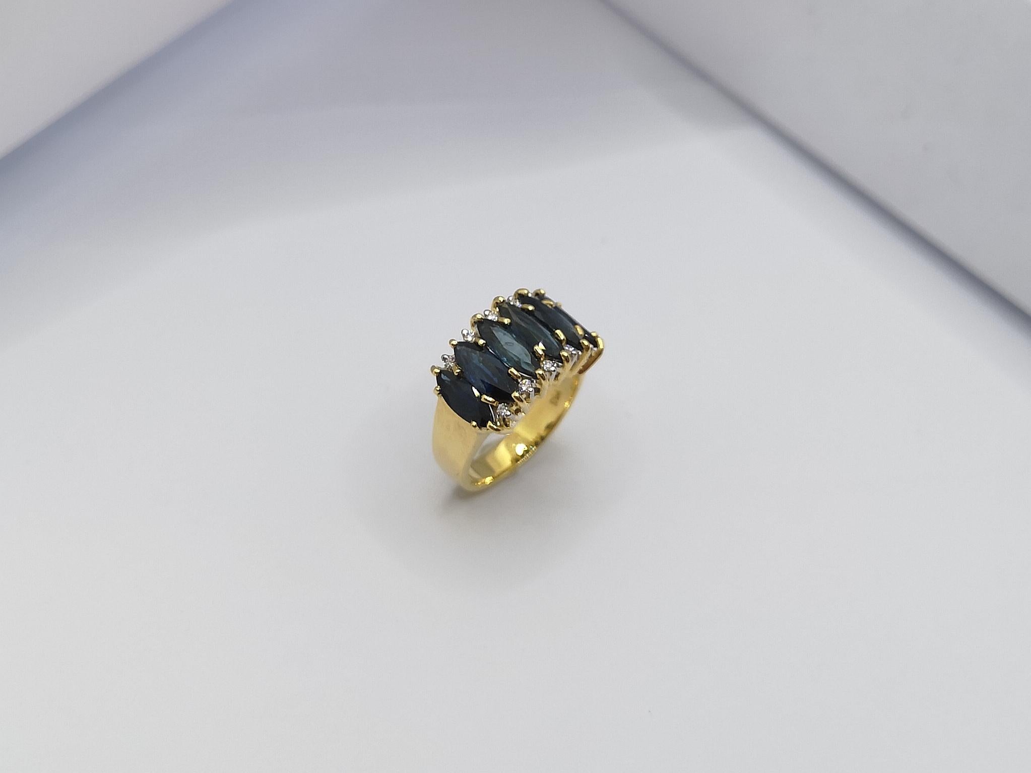 Blue Sapphire with Diamond Ring Set in 18 Karat Gold Settings For Sale 8