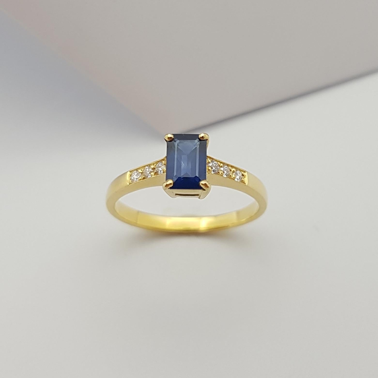Blauer Saphir mit Diamantring aus 18 Karat Gold in Fassungen im Angebot 8