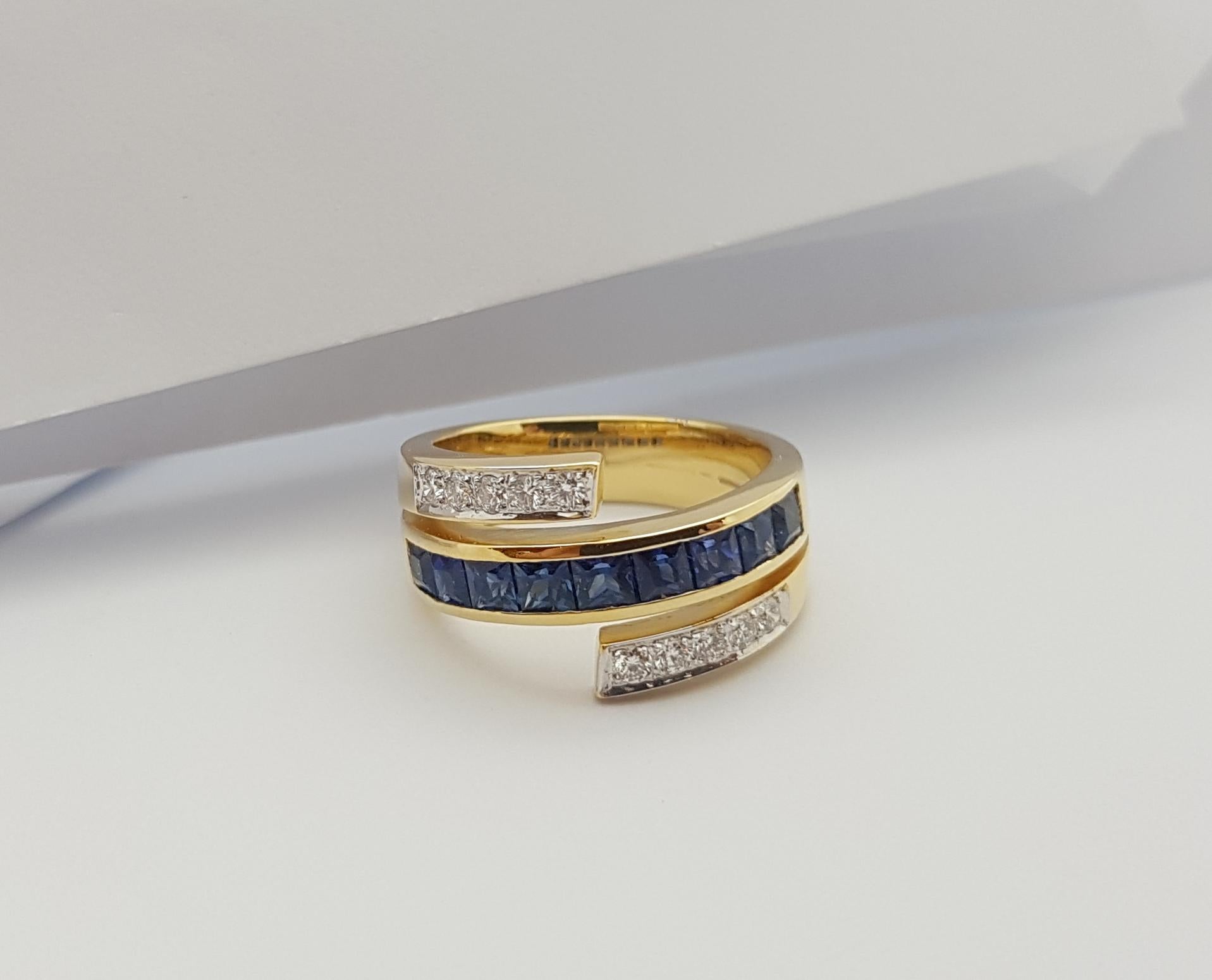 Blue Sapphire with Diamond Ring Set in 18 Karat Gold Settings For Sale 8