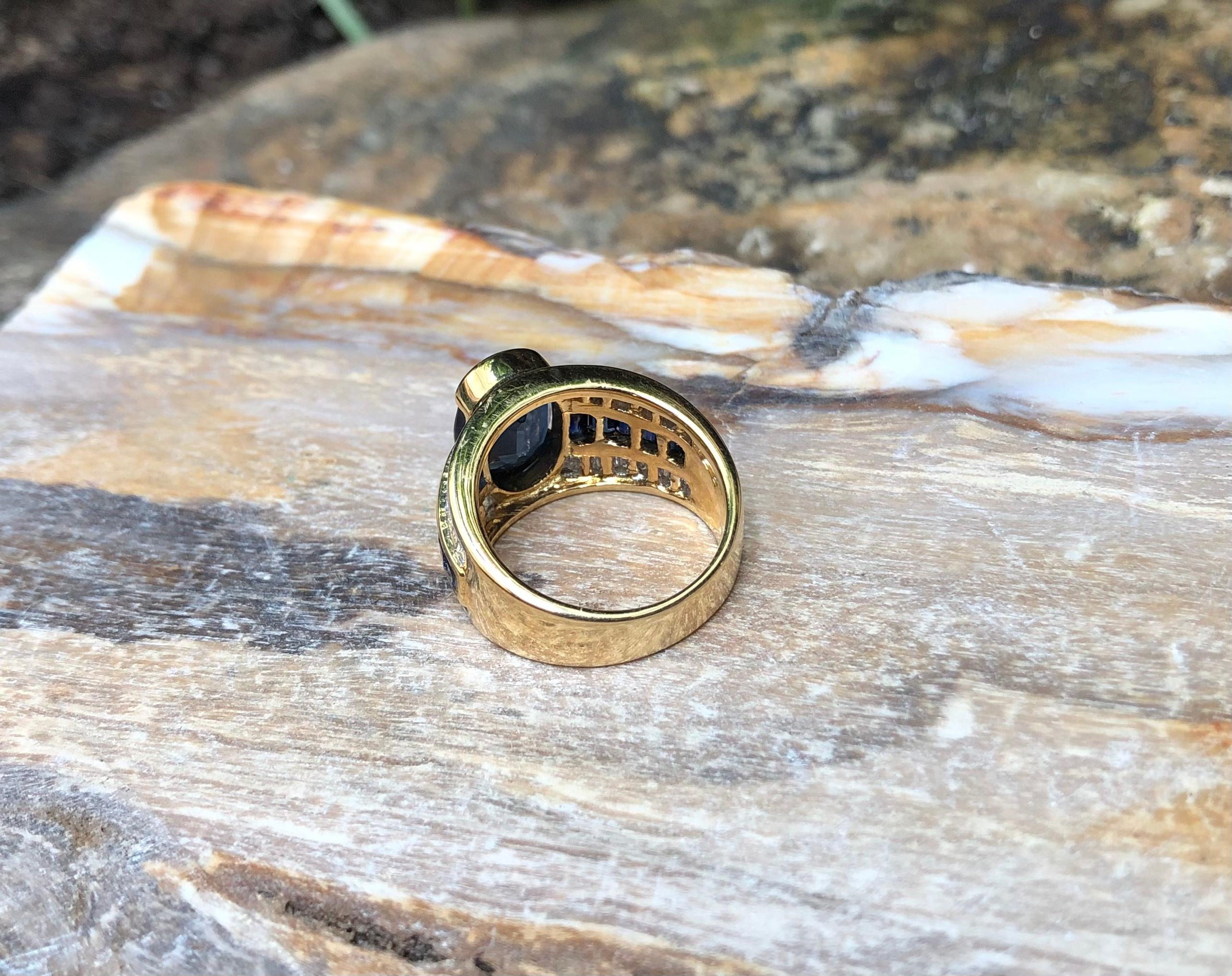 Anello con zaffiro blu e diamanti incastonati in oro 18 carati in vendita 9