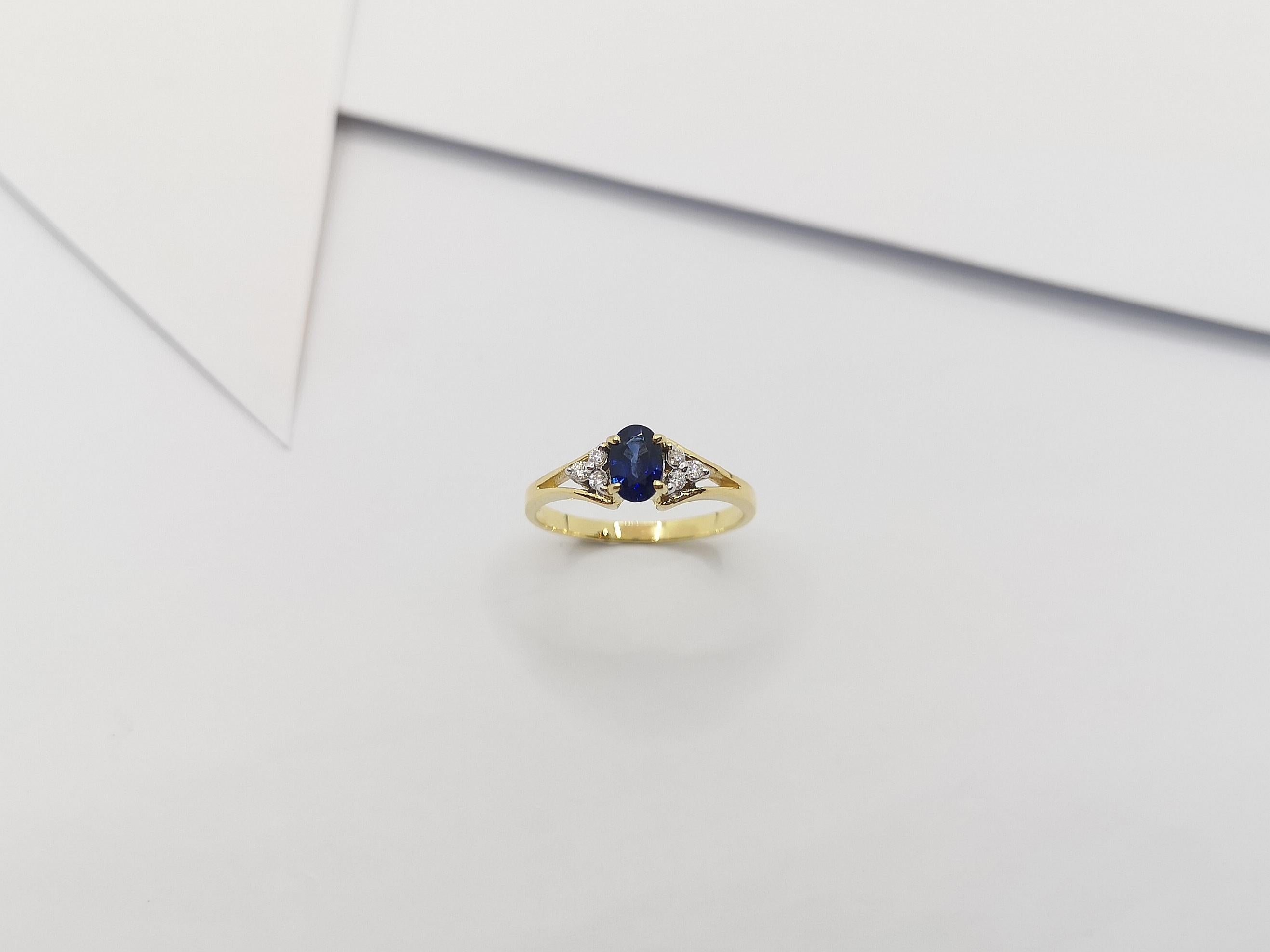 Blue Sapphire with Diamond Ring Set in 18 Karat Gold Settings For Sale 9