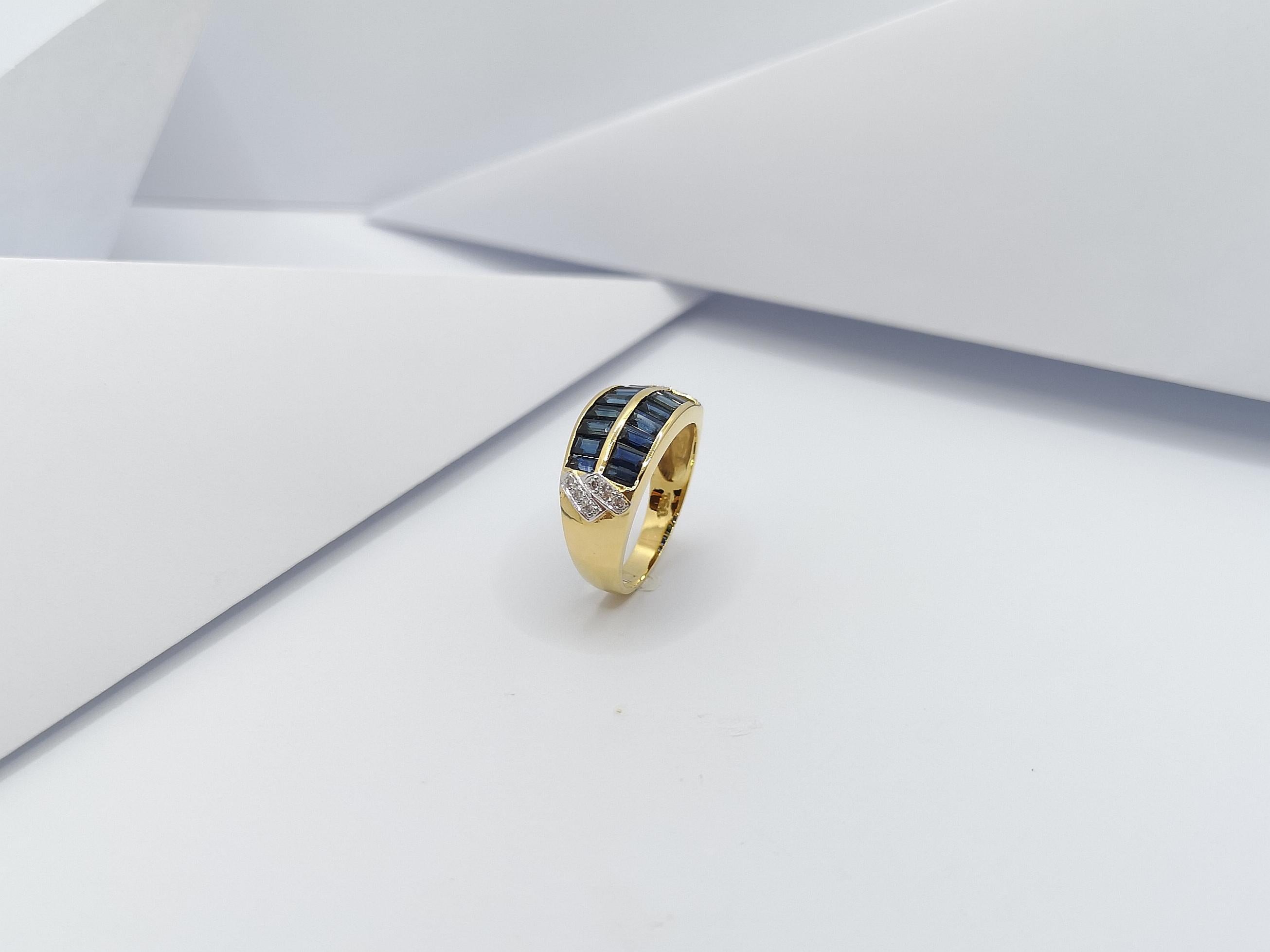 Blue Sapphire with Diamond Ring Set in 18 Karat Gold Settings For Sale 9