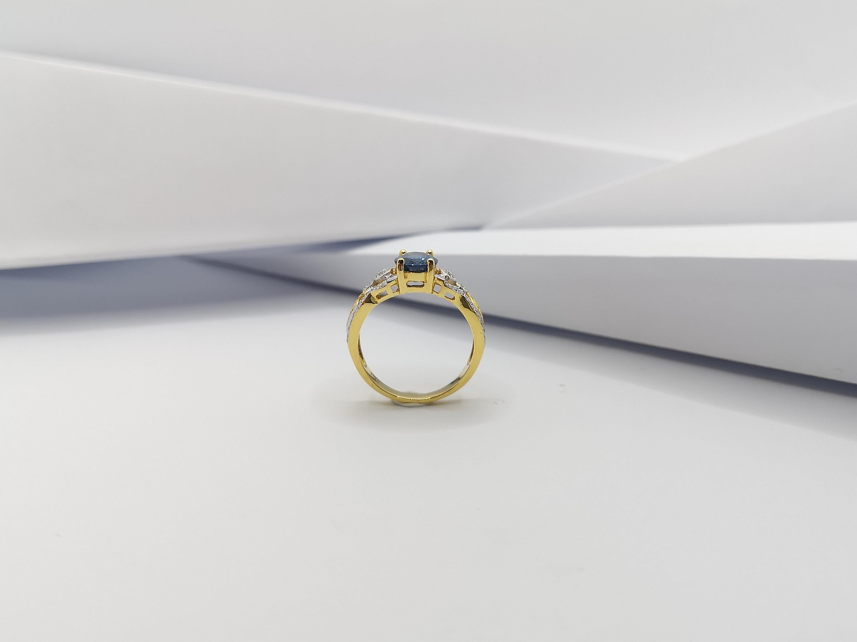 Blue Sapphire  with Diamond Ring set in 18 Karat Gold Settings For Sale 8