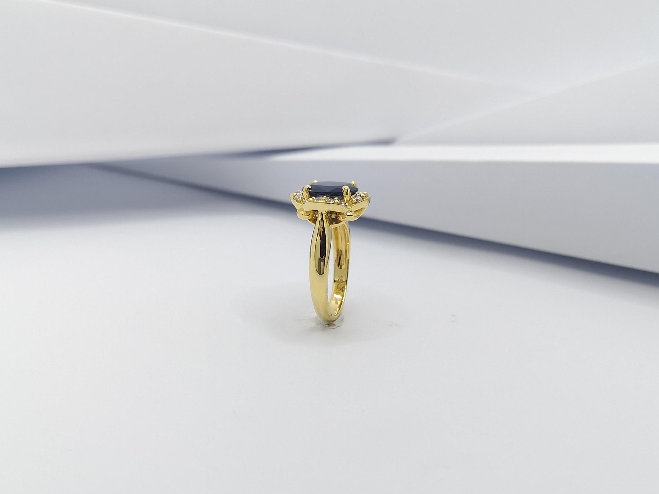 Blauer Saphir mit Diamantring aus 18 Karat Gold in Fassungen im Angebot 9