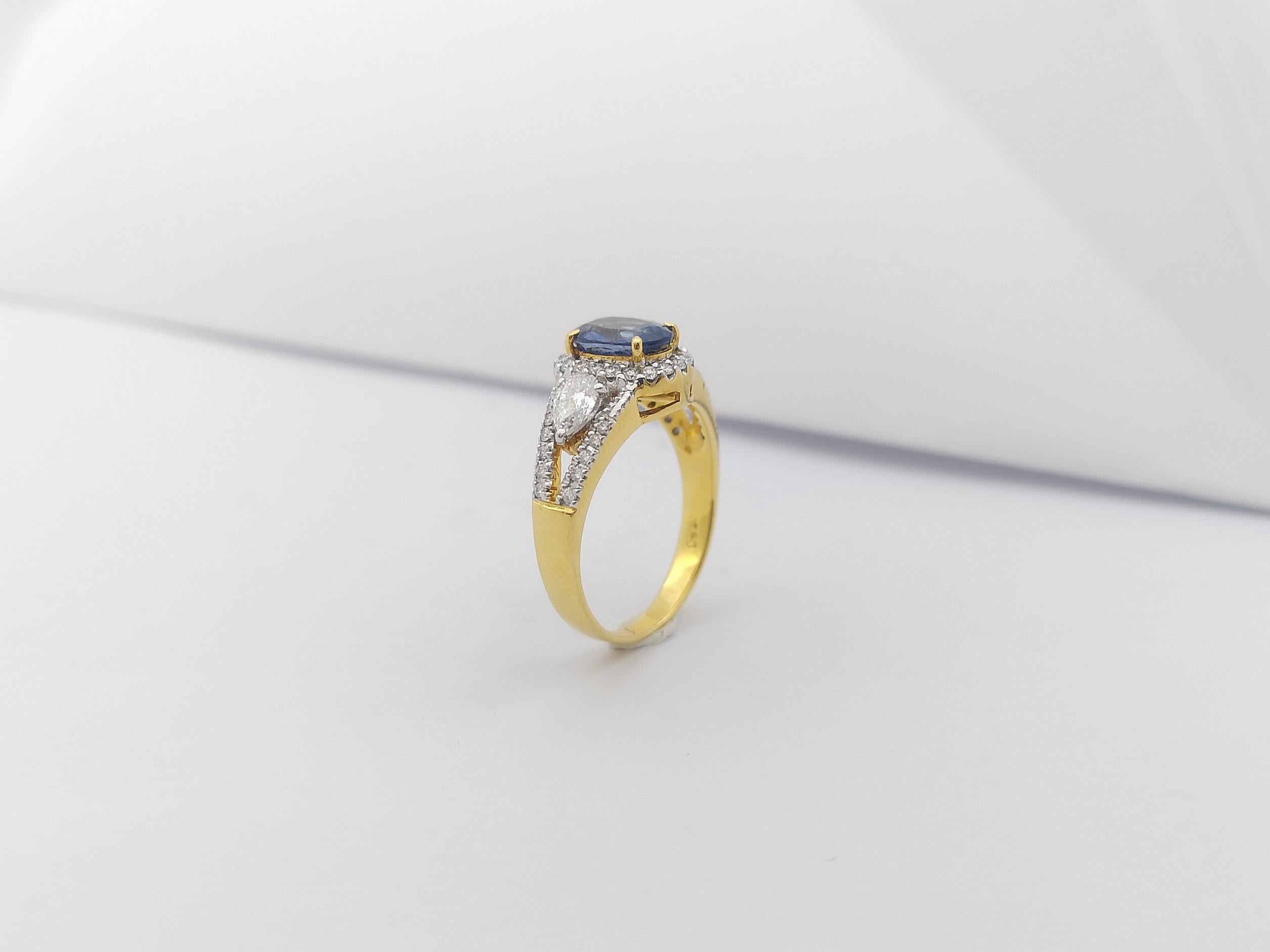 Blue Sapphire with Diamond Ring Set in 18 Karat Gold Settings For Sale 9
