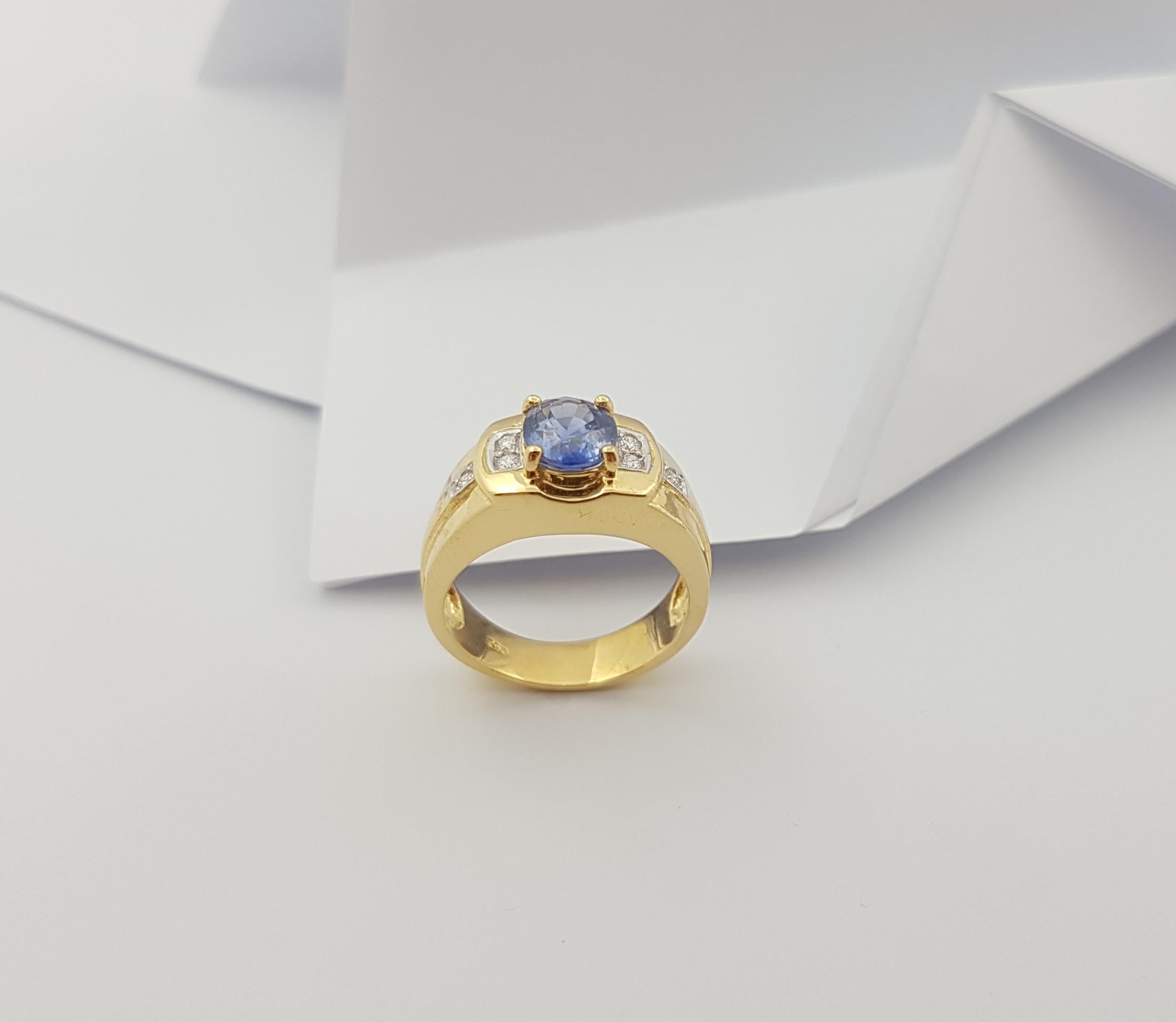 Blue Sapphire with Diamond Ring Set in 18 Karat Gold Settings For Sale 10