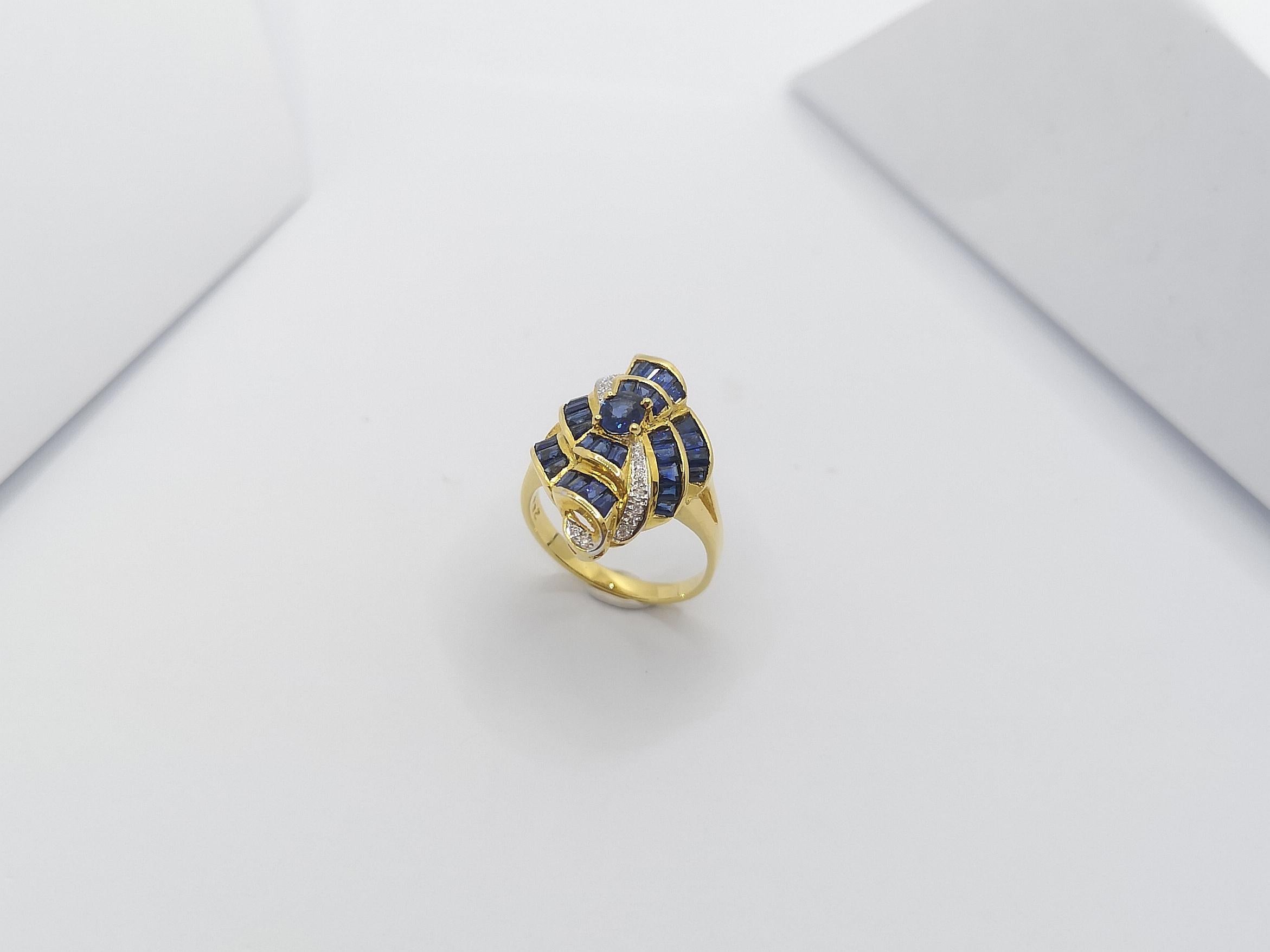 Blue Sapphire with Diamond Ring Set in 18 Karat Gold Settings For Sale 9