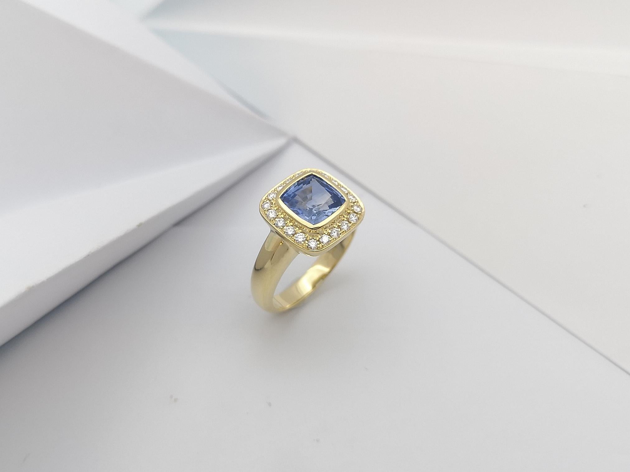 Blue Sapphire with Diamond Ring Set in 18 Karat Gold Settings For Sale 11