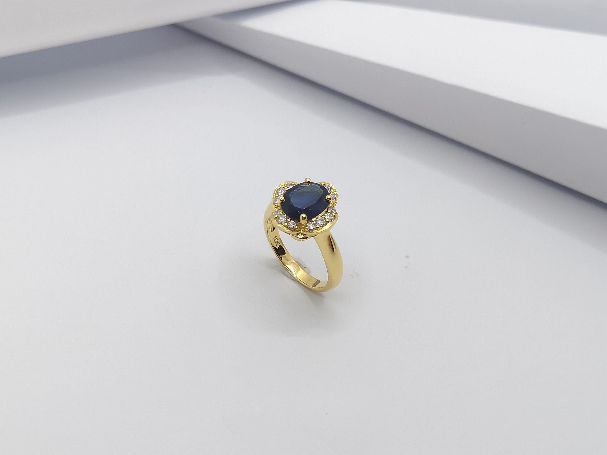 Blue Sapphire with Diamond Ring Set in 18 Karat Gold Settings For Sale 12