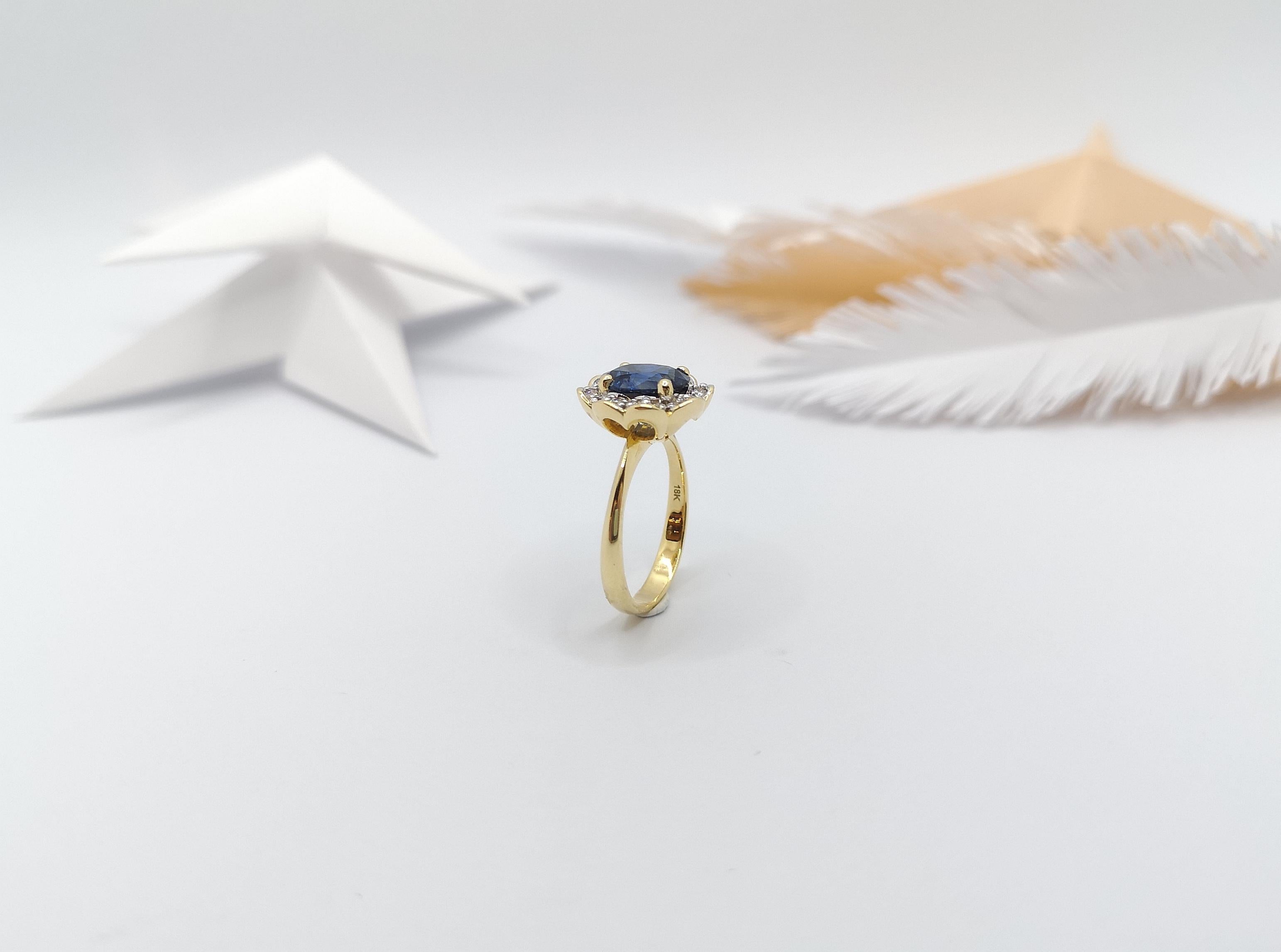 Blue Sapphire with Diamond Ring Set in 18 Karat Gold Settings For Sale 13