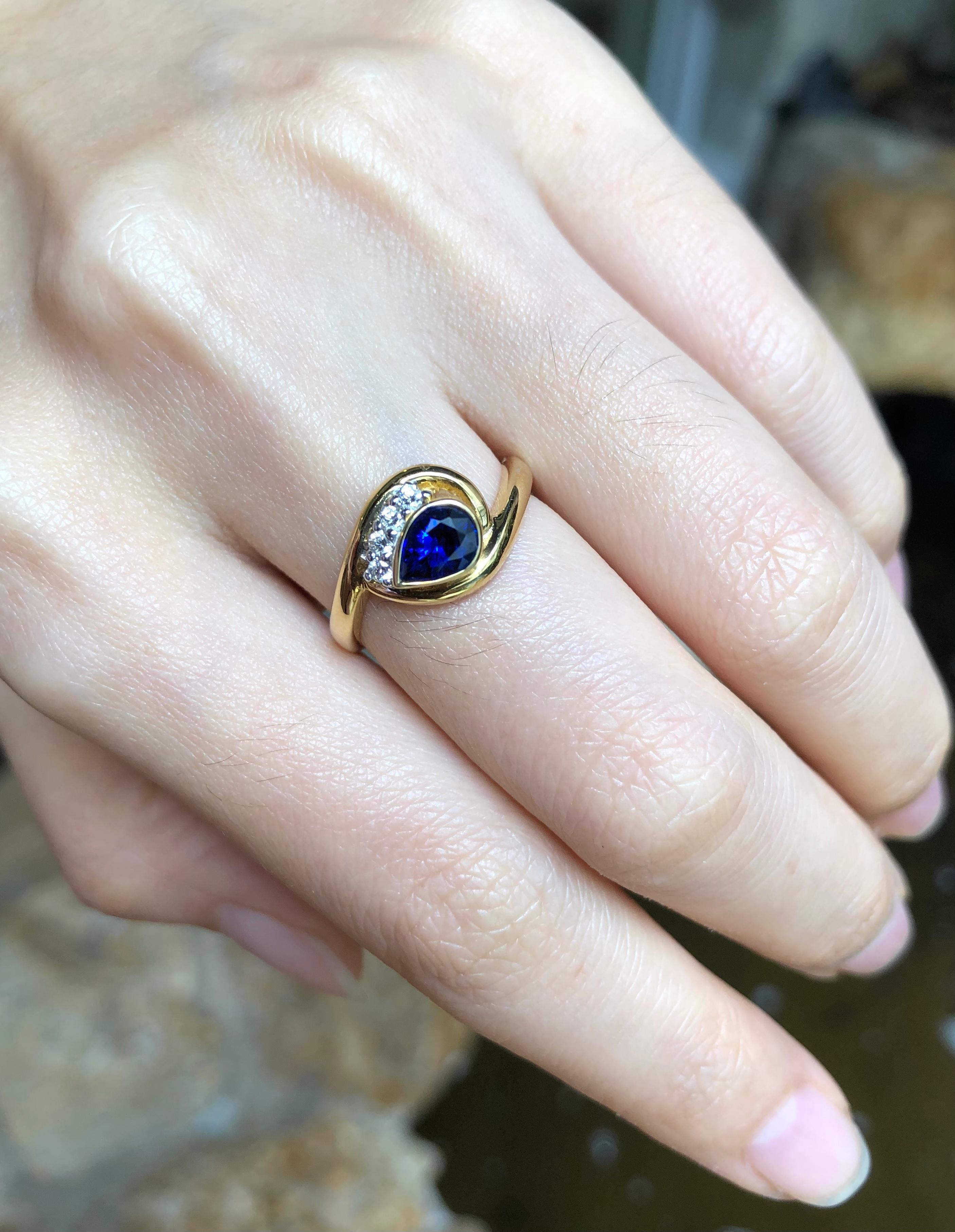 Blue Sapphire 0.69 carat with Diamond 0.08 carat Ring set in 18 Karat Gold Settings

Width:  0.8 cm 
Length: 0.8 cm
Ring Size: 52
Total Weight: 4.85 grams

