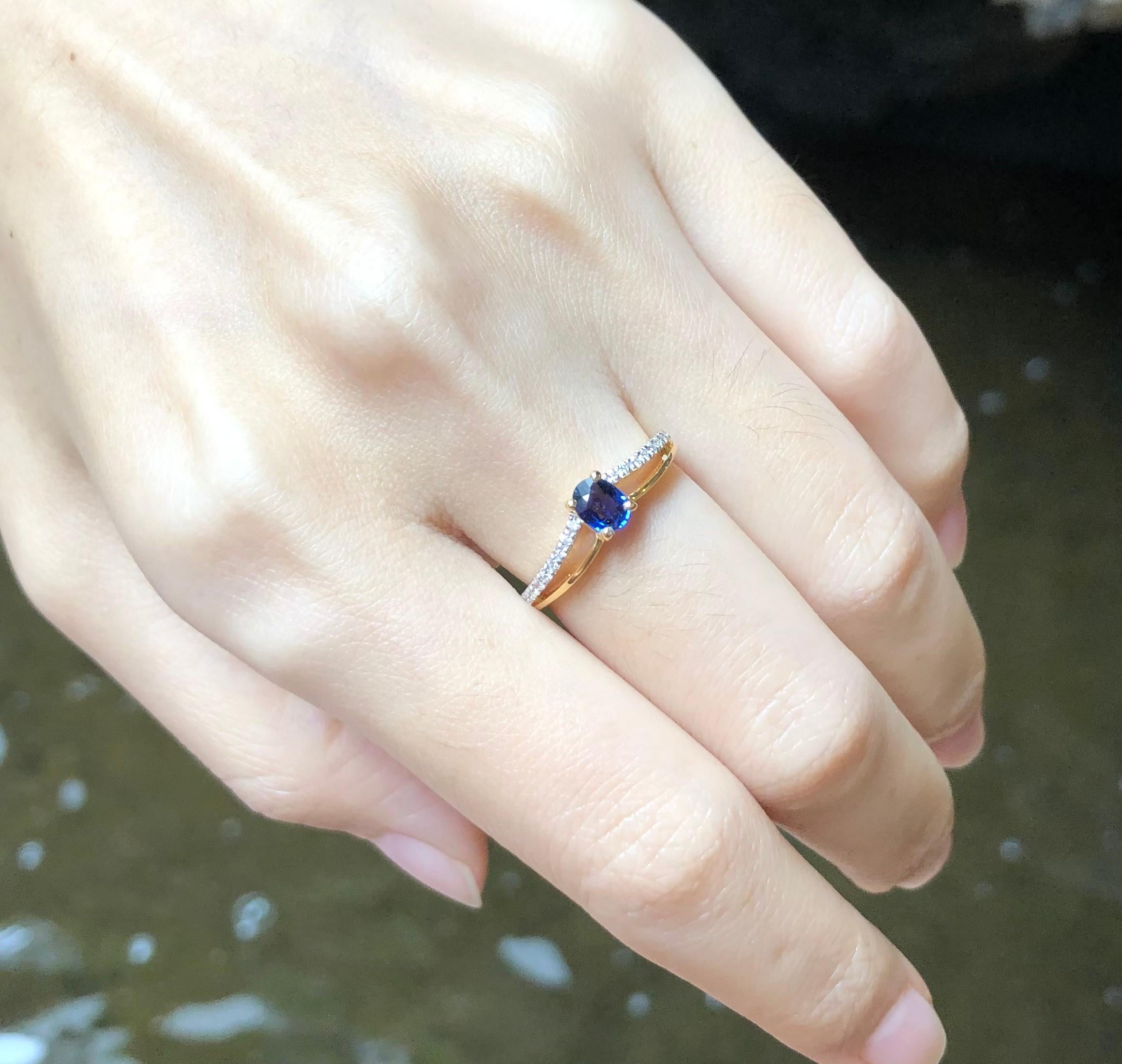 Blauer Saphir 0,33 Karat mit Diamant 0,12 Karat Ring in 18 Karat Goldfassung

Breite:  0.4 cm 
Länge: 0.5 cm
Ringgröße: 53
Gesamtgewicht: 2.35 Gramm

