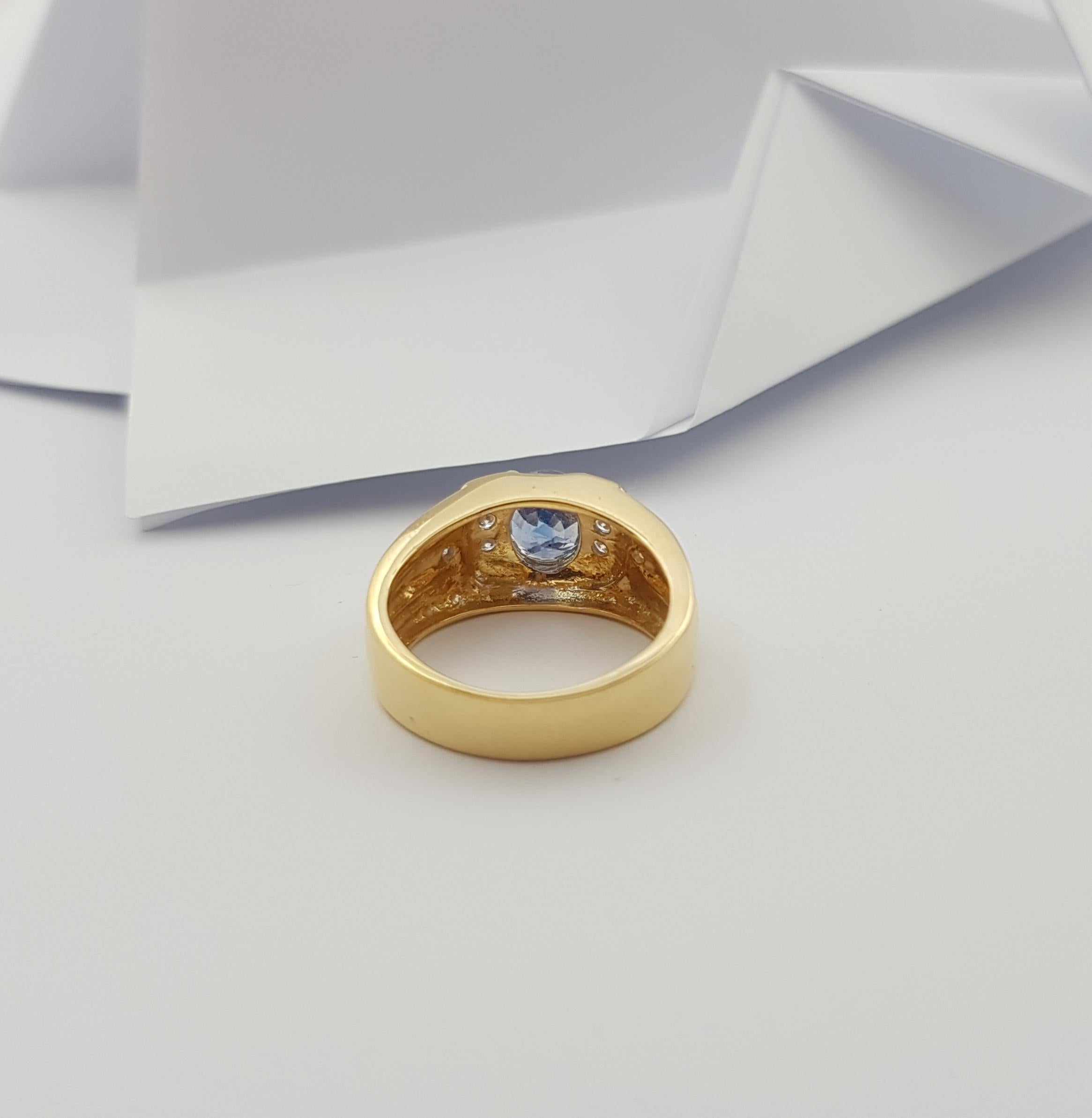 Blue Sapphire with Diamond Ring Set in 18 Karat Gold Settings For Sale 14