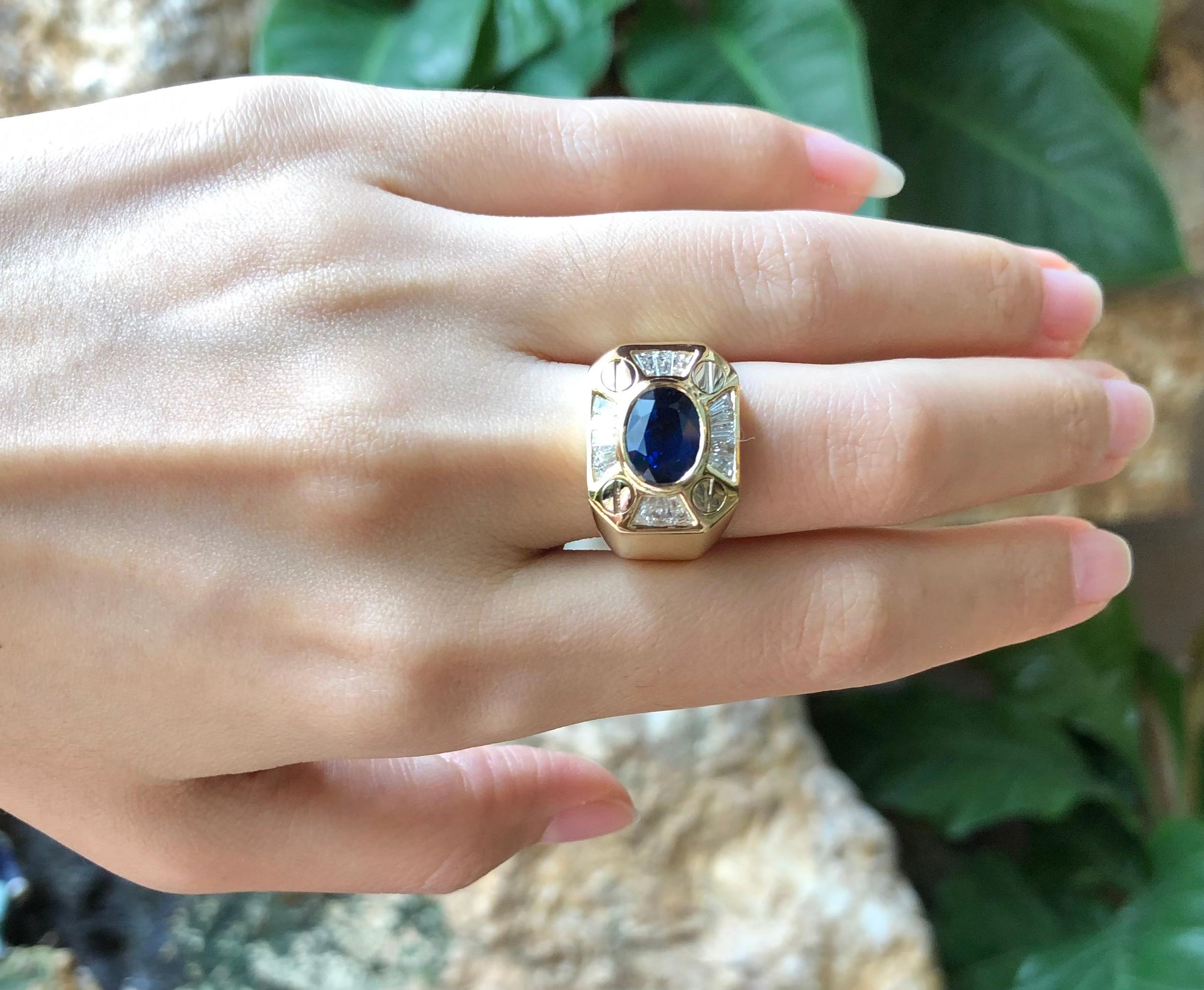 Contemporain Bague en or 18 carats avec saphir bleu et diamant en vente