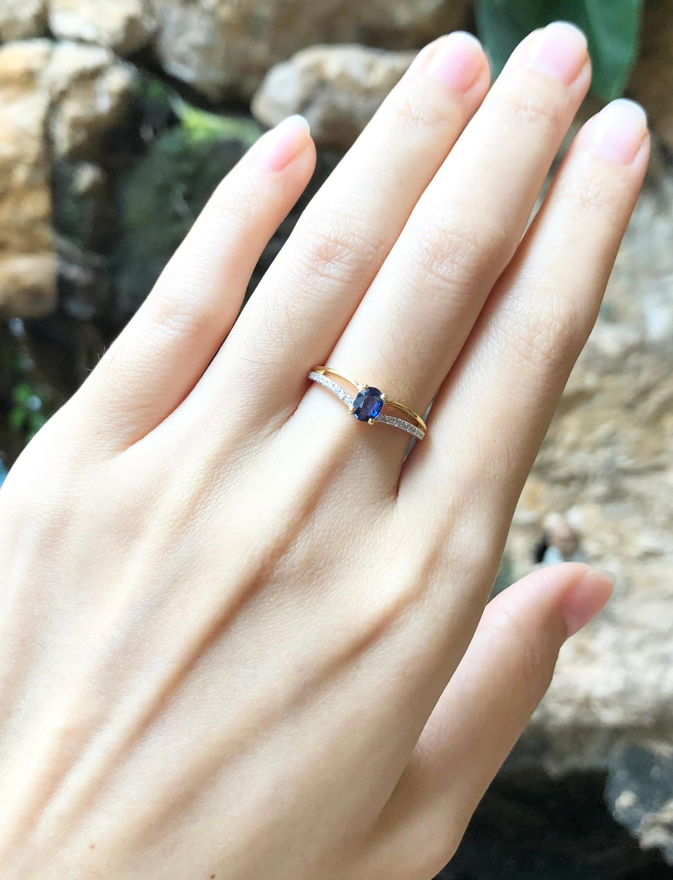 Blauer Saphir mit Diamantring aus 18 Karat Gold in Fassungen (Zeitgenössisch) im Angebot