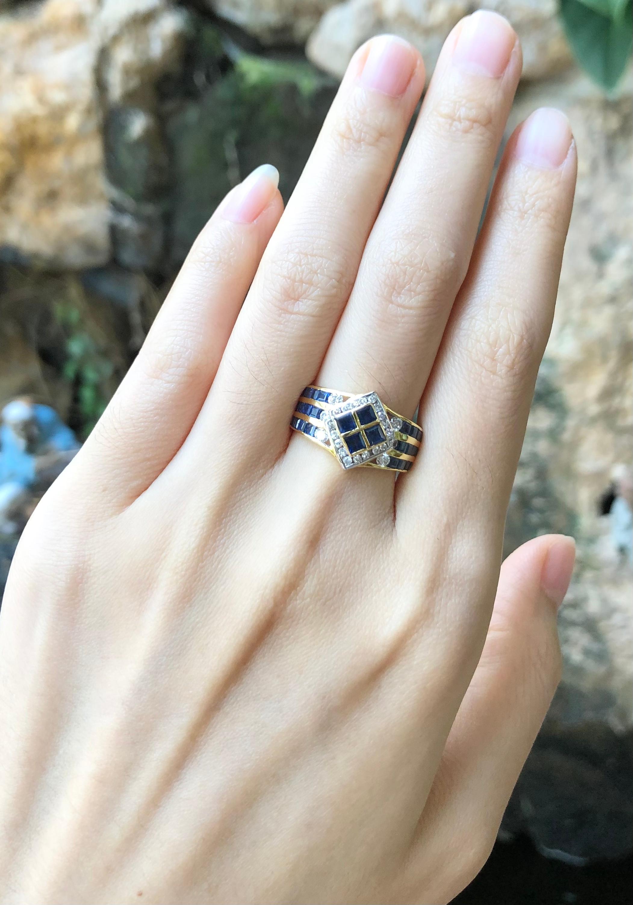 Contemporain Saphir bleu  Bague avec diamant serti dans des montures en or 18 carats en vente