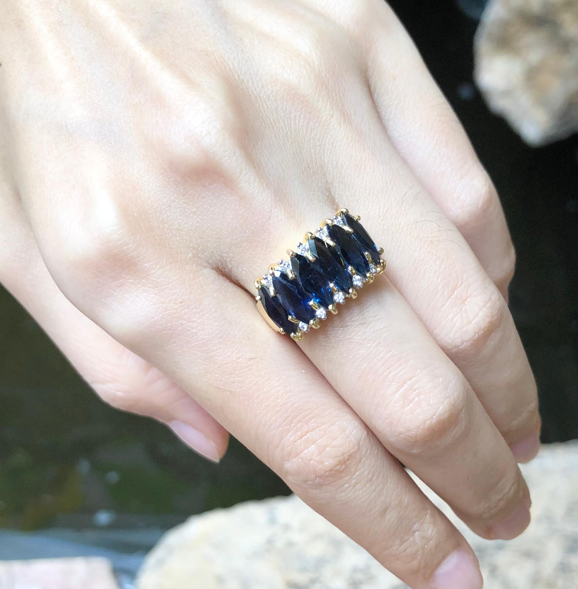 Contemporary Blue Sapphire with Diamond Ring Set in 18 Karat Gold Settings For Sale