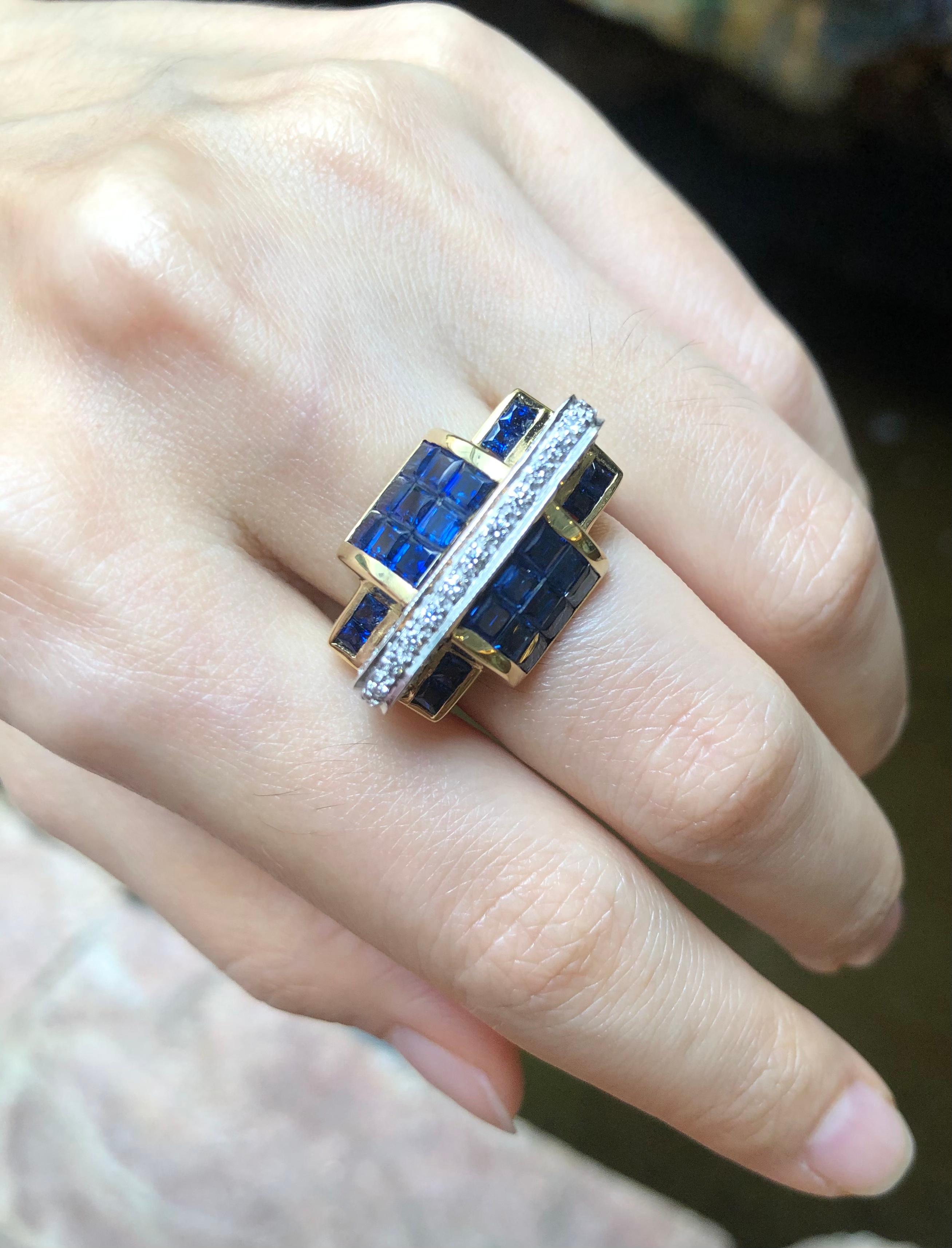 Taille mixte Bague en or 18 carats sertie d'un saphir bleu et de diamants en vente