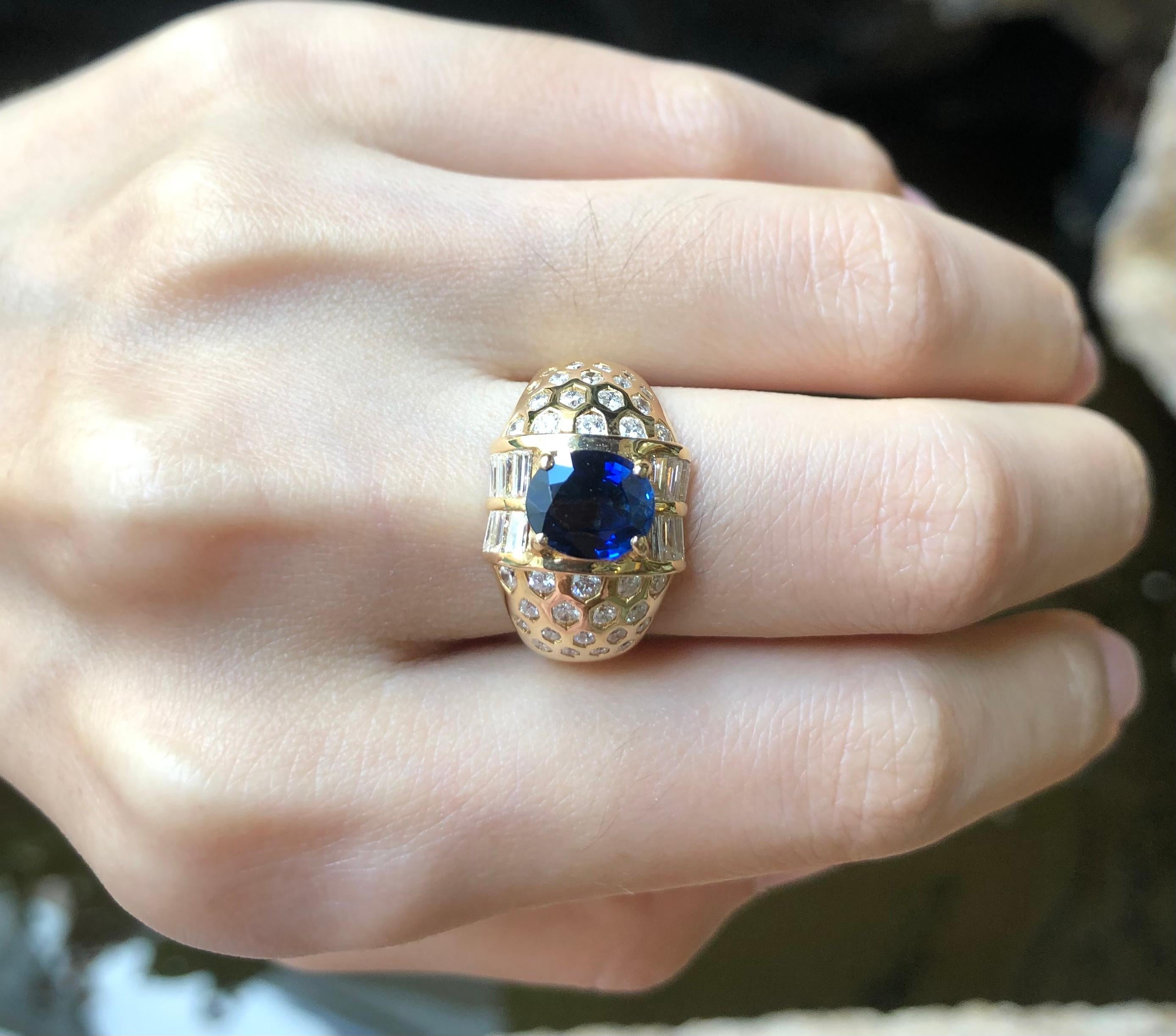 Blauer blauer Saphir mit Diamantring in 18 Karat Goldfassung (Gemischter Schliff) im Angebot