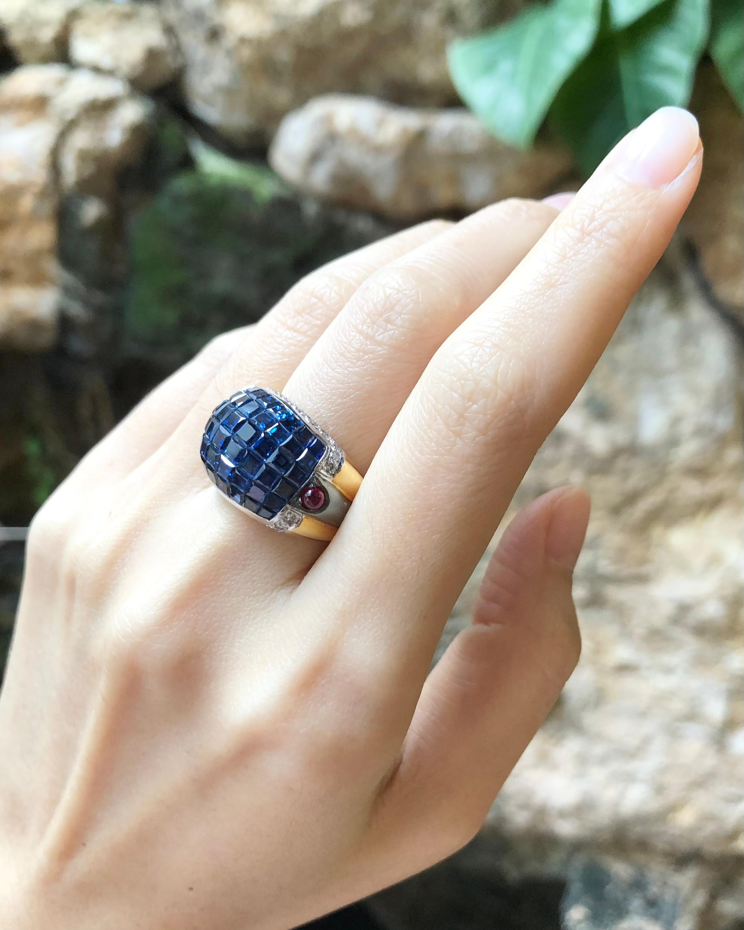 Contemporary Blue Sapphire with Diamond Ring Set in 18 Karat Gold Settings For Sale