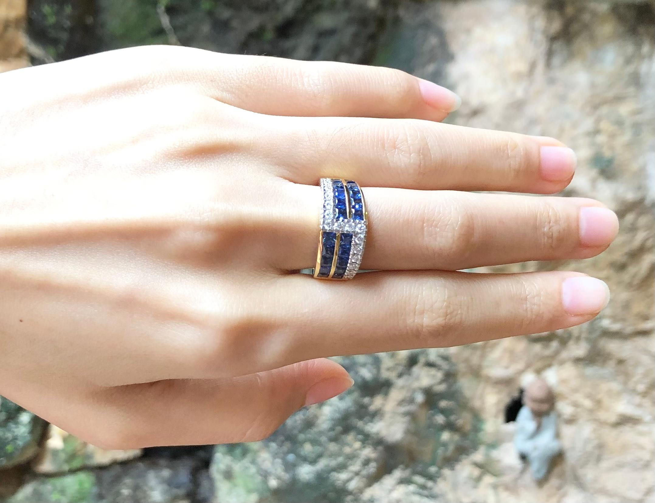 Blue Sapphire with Diamond Ring Set in 18 Karat Gold Settings In New Condition For Sale In Bangkok, TH
