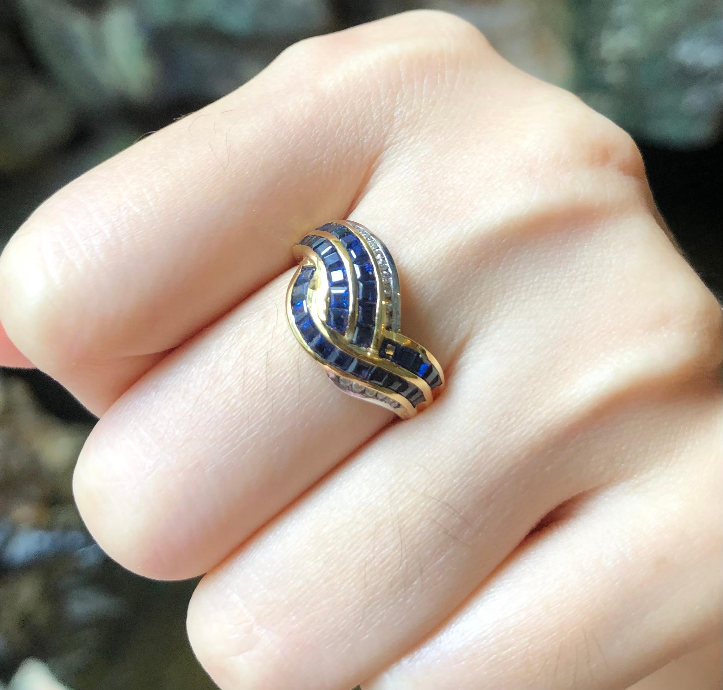 Bague en or 18 carats avec saphir bleu et diamant Neuf - En vente à Bangkok, TH