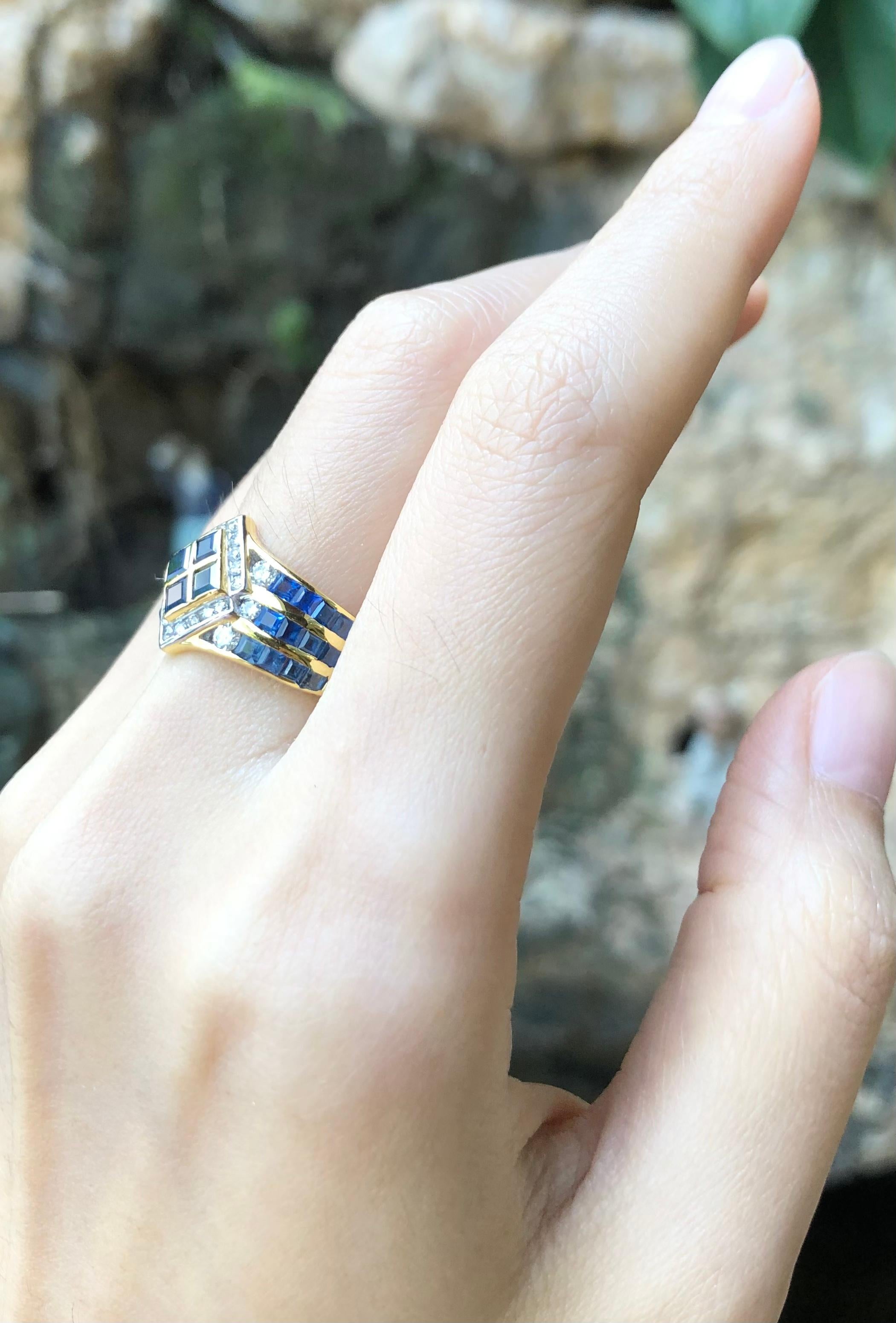 Blue Sapphire with Diamond Ring Set in 18 Karat Gold Settings In New Condition For Sale In Bangkok, TH