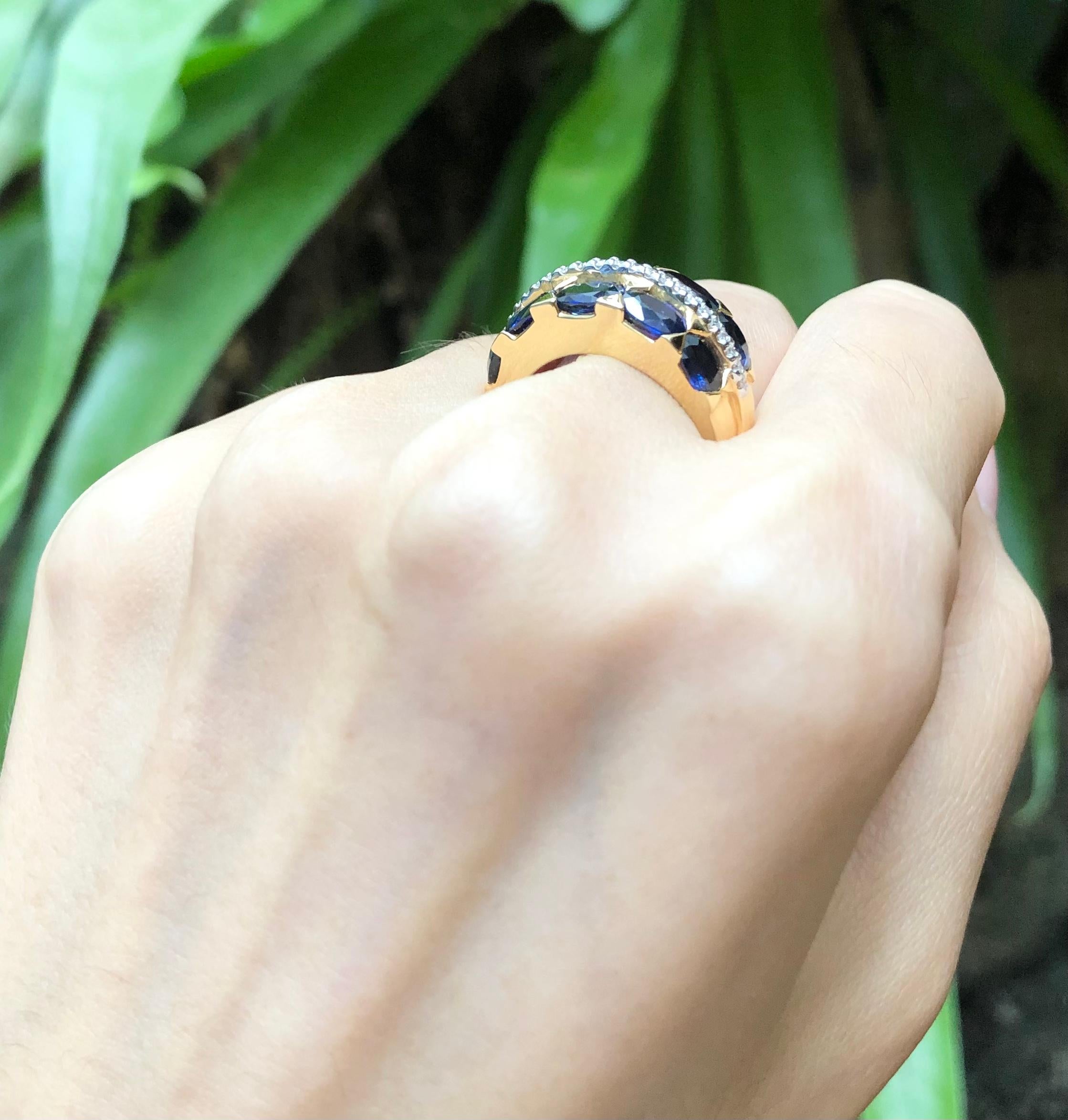 Ring mit blauem Saphir und Diamant in 18 Karat Goldfassung im Zustand „Neu“ im Angebot in Bangkok, TH