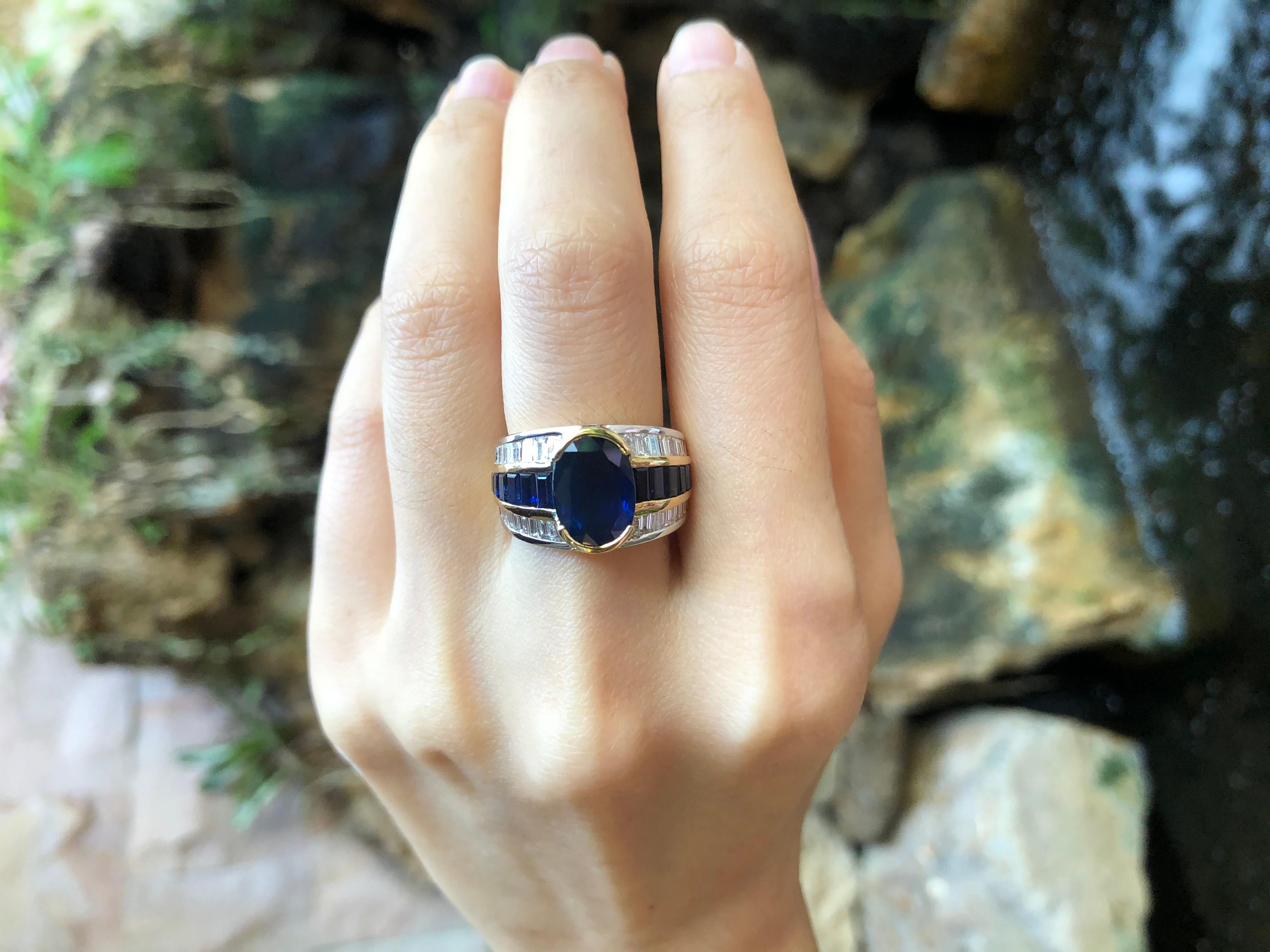 da uomo o donna Anello con zaffiro blu e diamanti incastonati in oro 18 carati in vendita