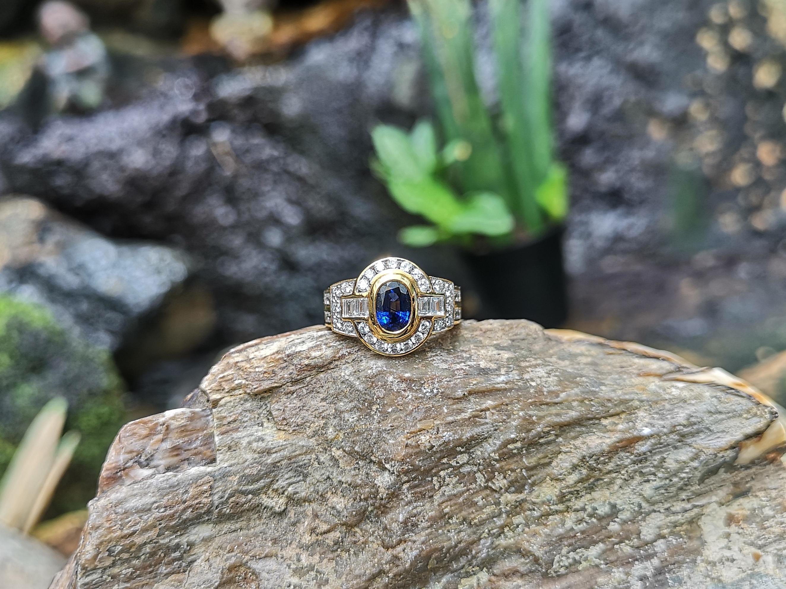 Contemporary Blue Sapphire with Diamond Ring Set in 18 Karat Gold Settings For Sale
